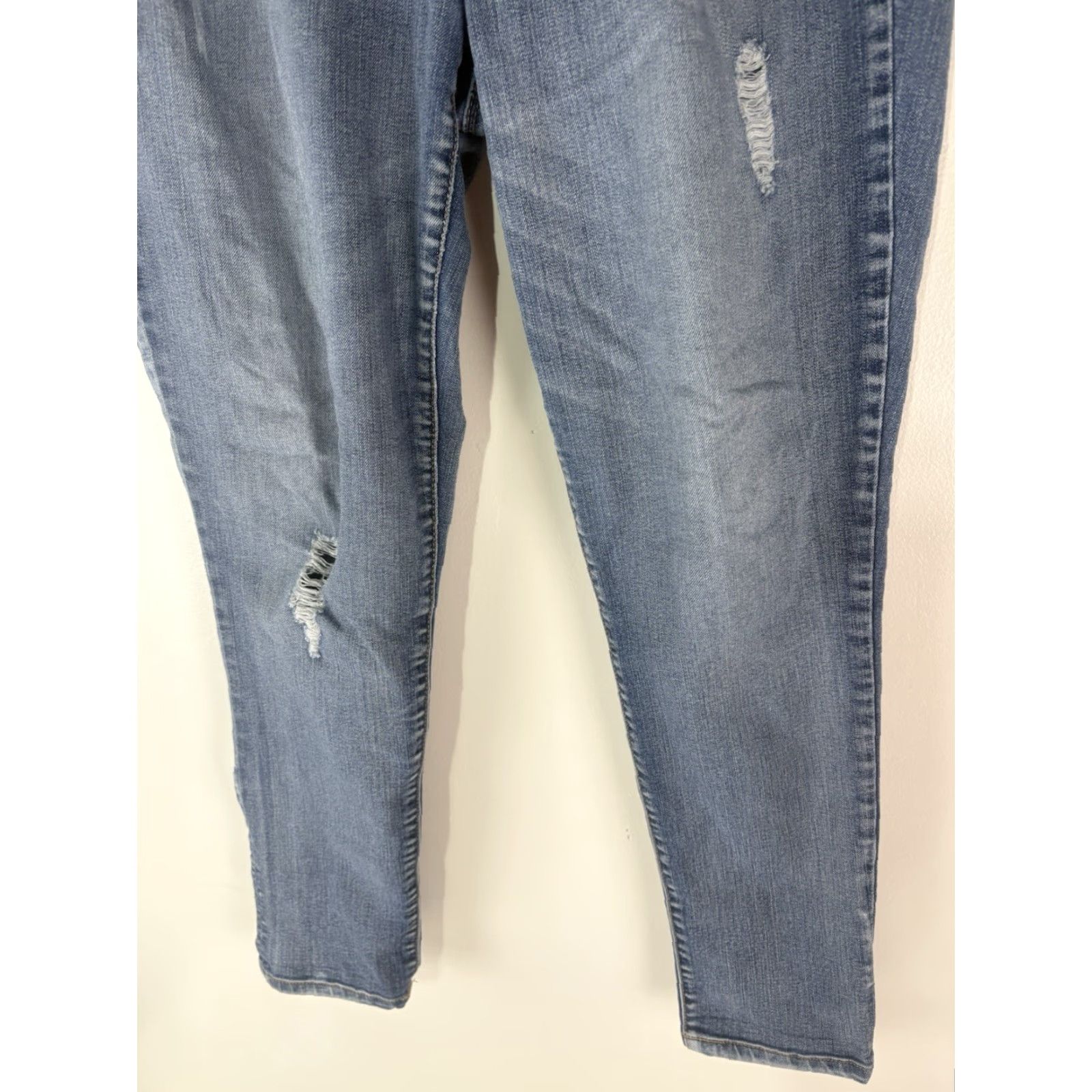 Vintage Metaphor Wash Jeans Distressed Ankle Womens Size 10 City Preppy Metaphor Ankle Jeans 10 Blue Cotton Denim Spandex Polyester Rayon Cotton Leather? Size 32" / US 10 / IT 46 - 3 Thumbnail