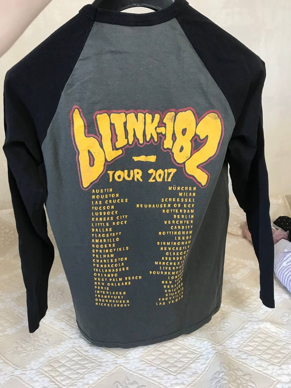 Band Tees 🔥 Blink 182 Crappy Punk Rock Tour 2017 Long Sleeve T Shirt Size US S / EU 44-46 / 1 - 6 Thumbnail