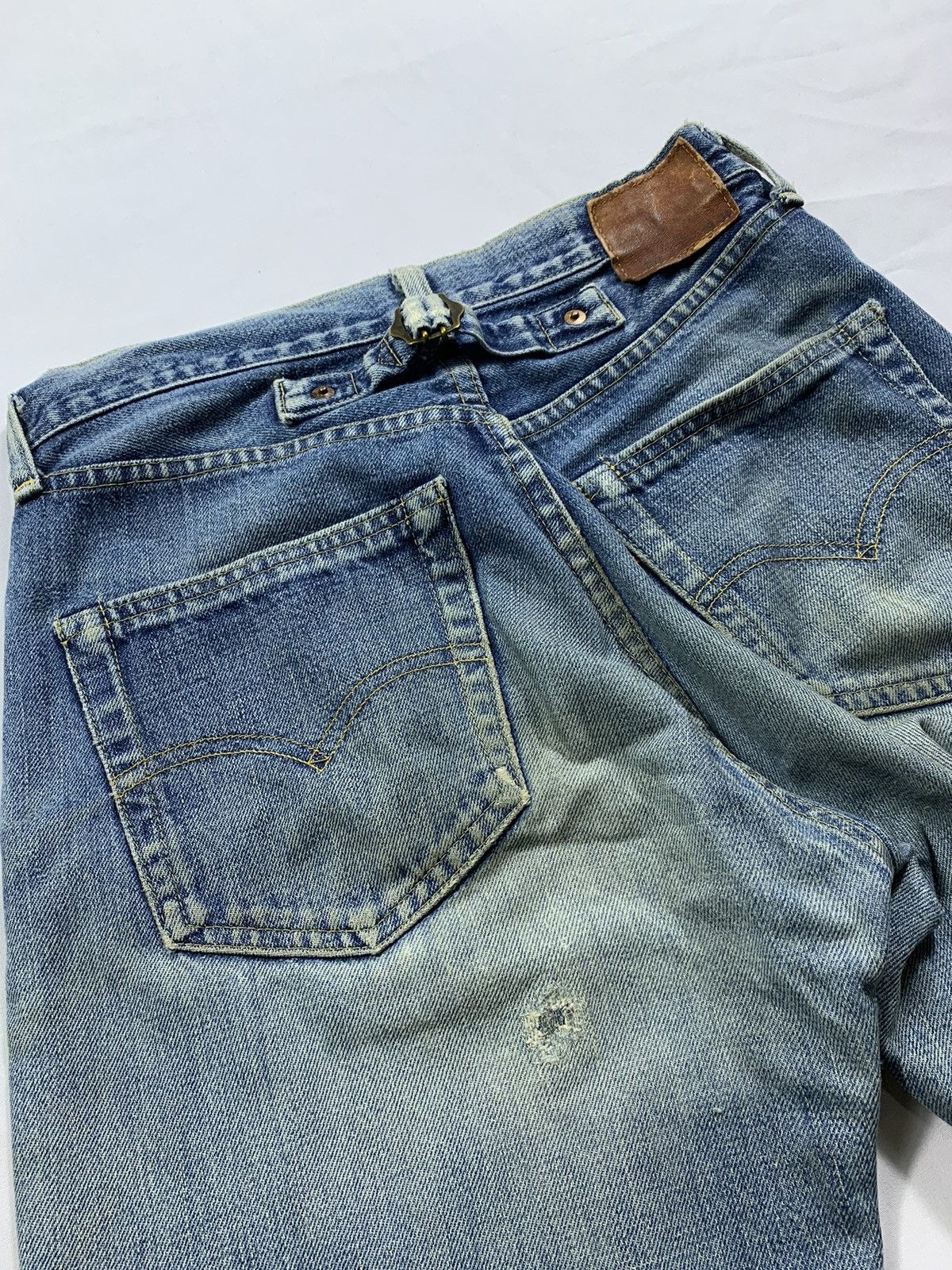 Levi's Vintage Levis 702 Big E Distressed Selvedged Denim Jeans Size US 29 - 10 Thumbnail