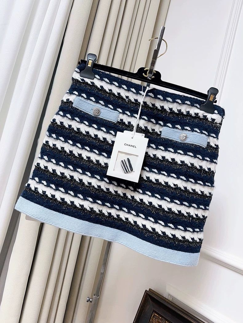 Chanel CHANEL Blue White Stripe Knit Skirt- dmc Size US 30 / EU 46 - 1 Thumbnail