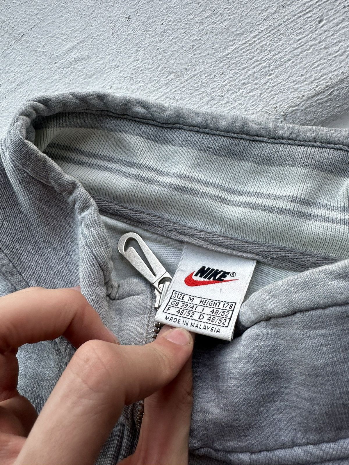 Vintage 🚨90s Nike Big Logo Swoosh Gray Oversized Sweatshirt y2k rare Size US S / EU 44-46 / 1 - 17 Thumbnail