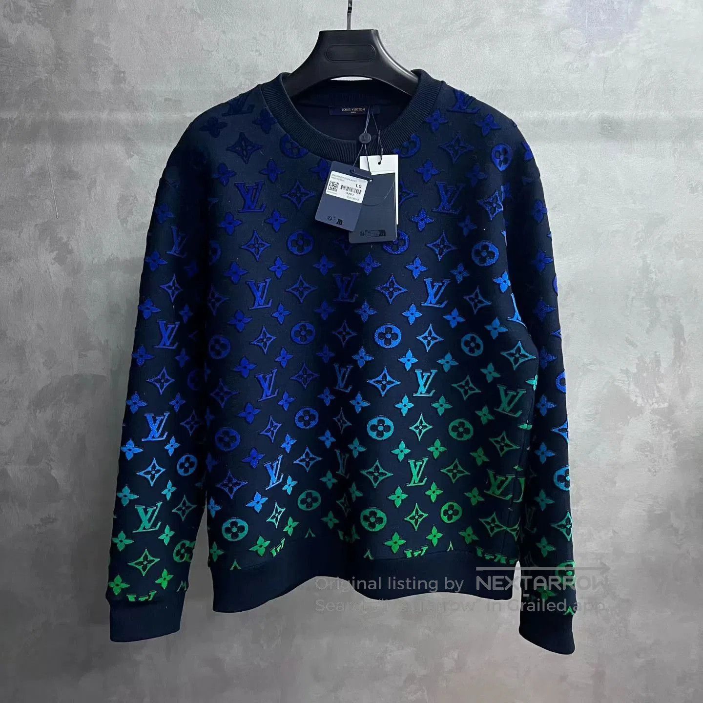 Louis Vuitton louis vuitton blue gradient long sleeve sweatshirt. Size US L / EU 52-54 / 3 - 1 Thumbnail