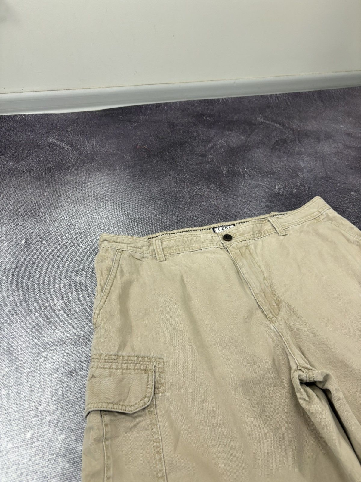 Izod Vintage IZOD Military Style Wide-Leg Y2K Hype Cargo Shorts Size US 38 / EU 54 - 5 Thumbnail