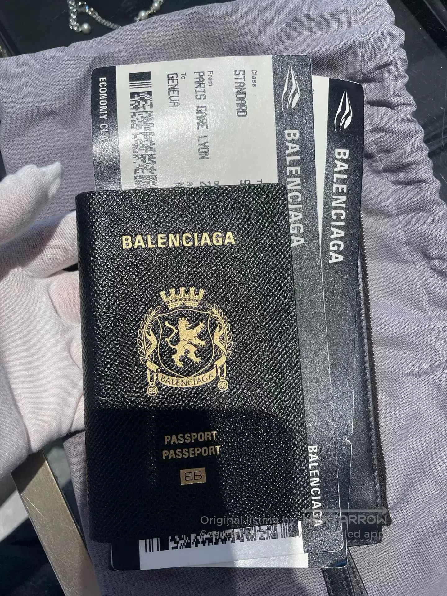 Balenciaga Balenciaga Passport Holder in Black Leather. Size ONE SIZE - 1 Thumbnail
