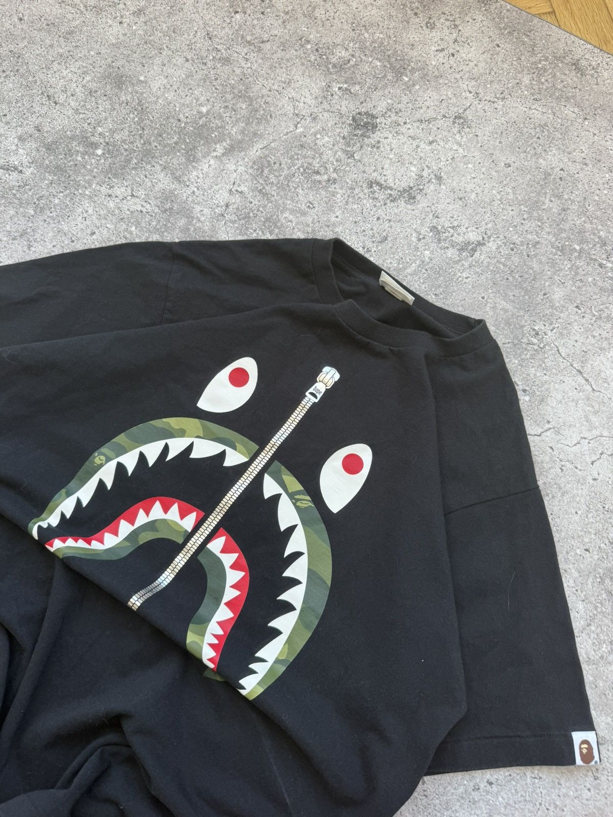 Bape Bape shark camo tee Size US L / EU 52-54 / 3 - 2 Thumbnail