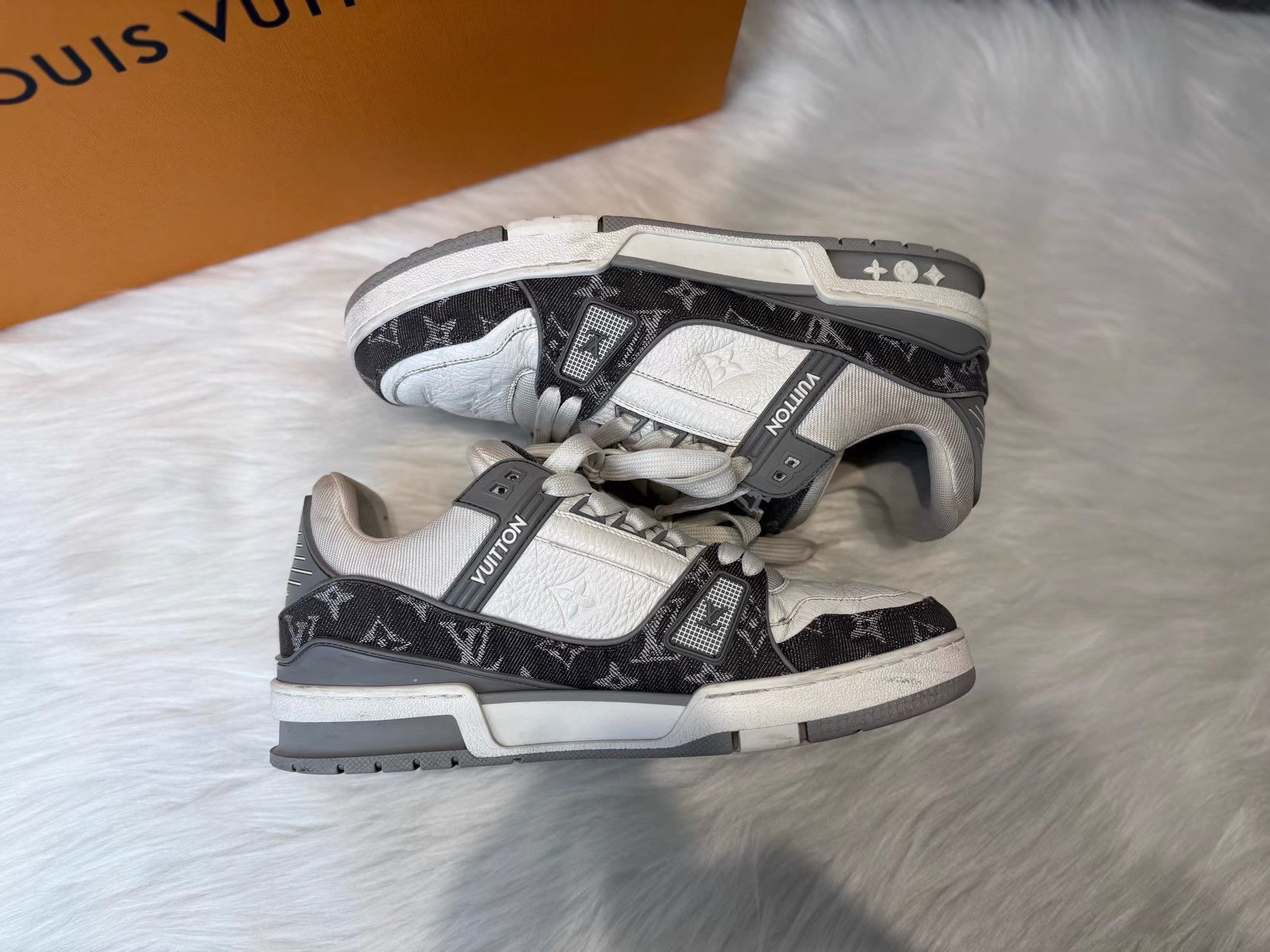 Louis Vuitton Louis Vuitton Grey & White Denim Trainer Sneakers K36 Size US 7 / EU 40 - 6 Thumbnail