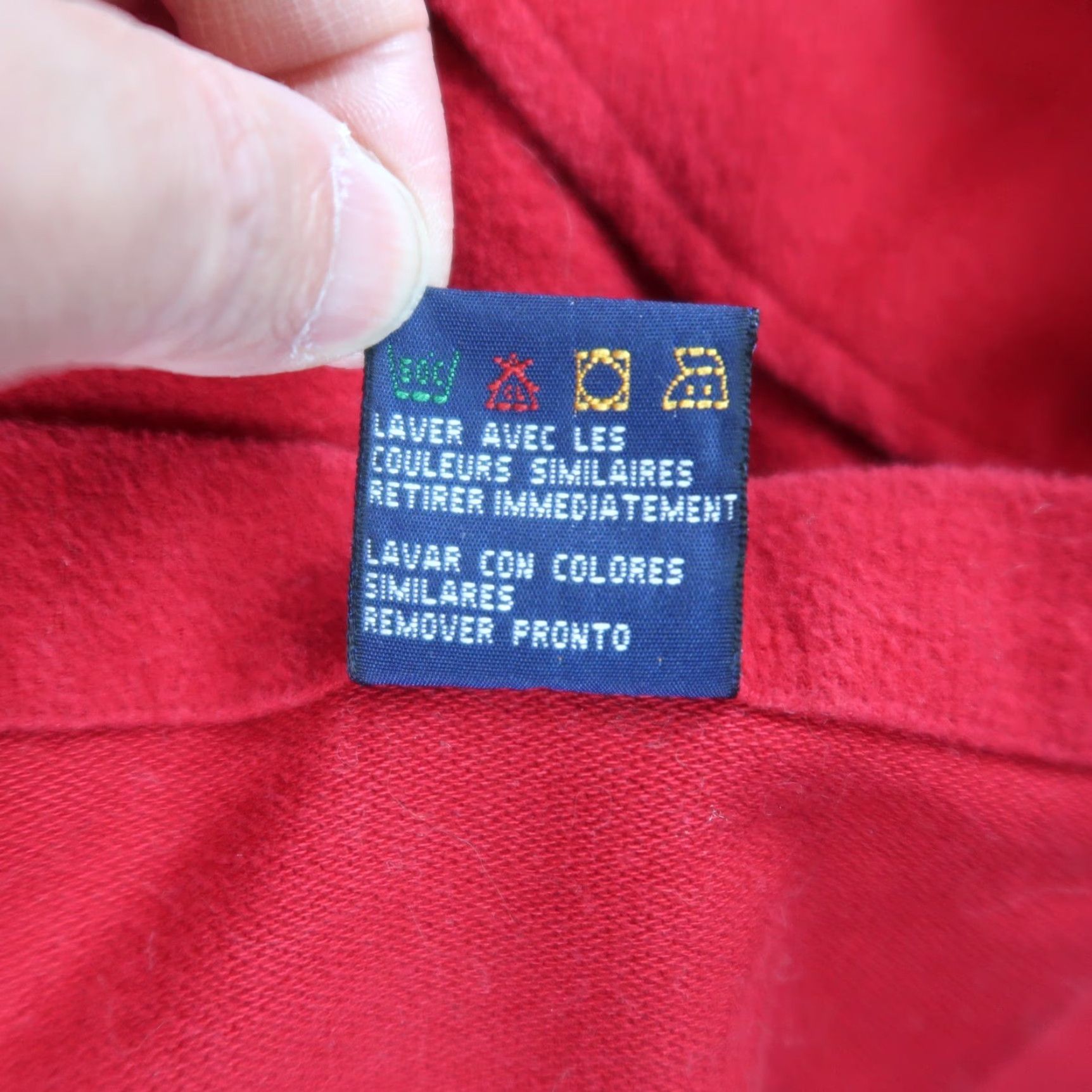 Tommy Hilfiger VINTAGE Tommy Hilfiger Shirts Mens L Red 90s Logo Button-Down Collar Vintage 90s Size US L / EU 52-54 / 3 - 7 Thumbnail