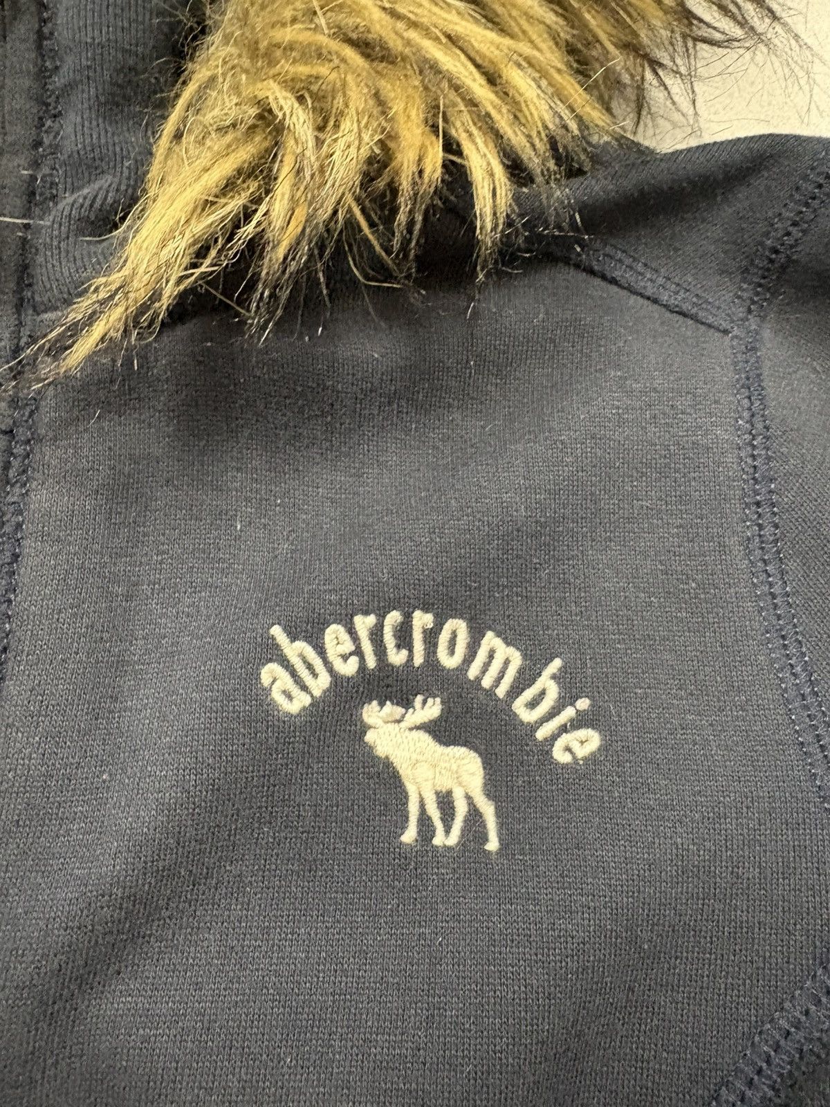 Abercrombie & Fitch Vintage Abercrombie Zip Faux Fur Hoodie Mohair Fuzzy Y2K XS Size XS / US 0-2 / IT 36-38 - 5 Thumbnail