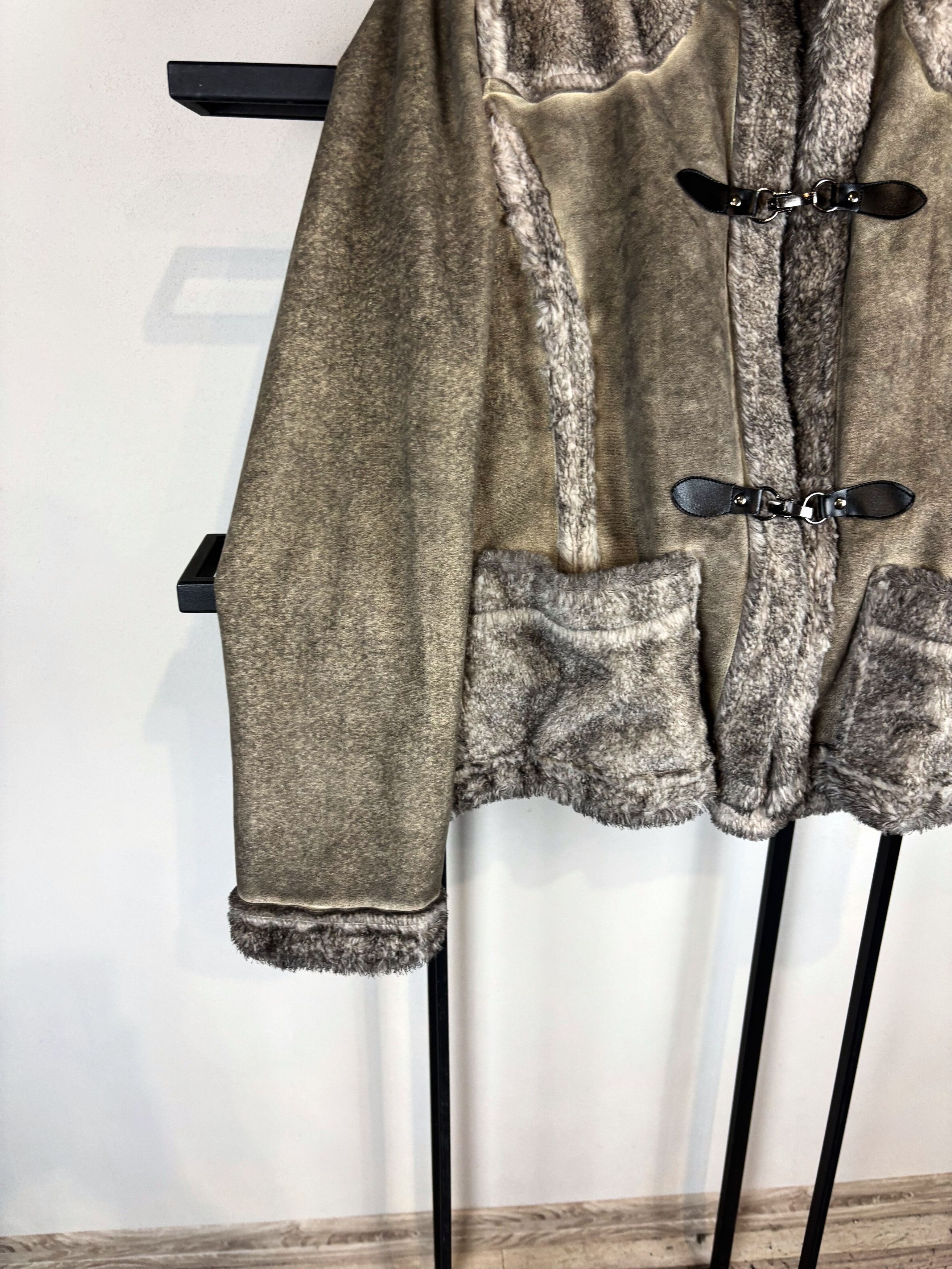 Vintage Vintage Shearling Toggle Jacket Hooded Y2K Grunge Streetwear Size US M / EU 48-50 / 2 - 2 Thumbnail