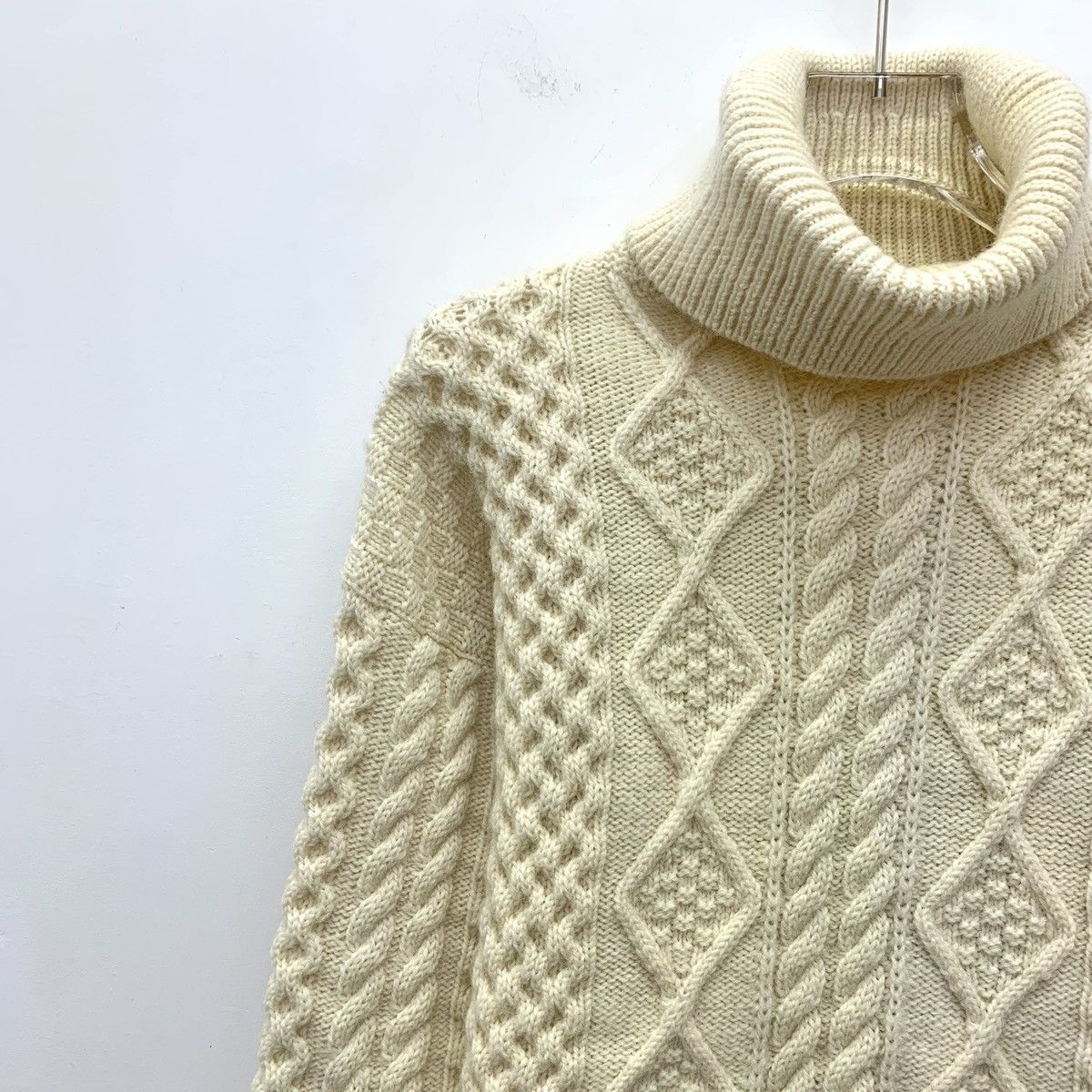 Yves Saint Laurent Yves Saint Laurent Argyle Turtleneck Wool Knit Sweater K26WX Size XS / US 0-2 / IT 36-38 - 3 Thumbnail