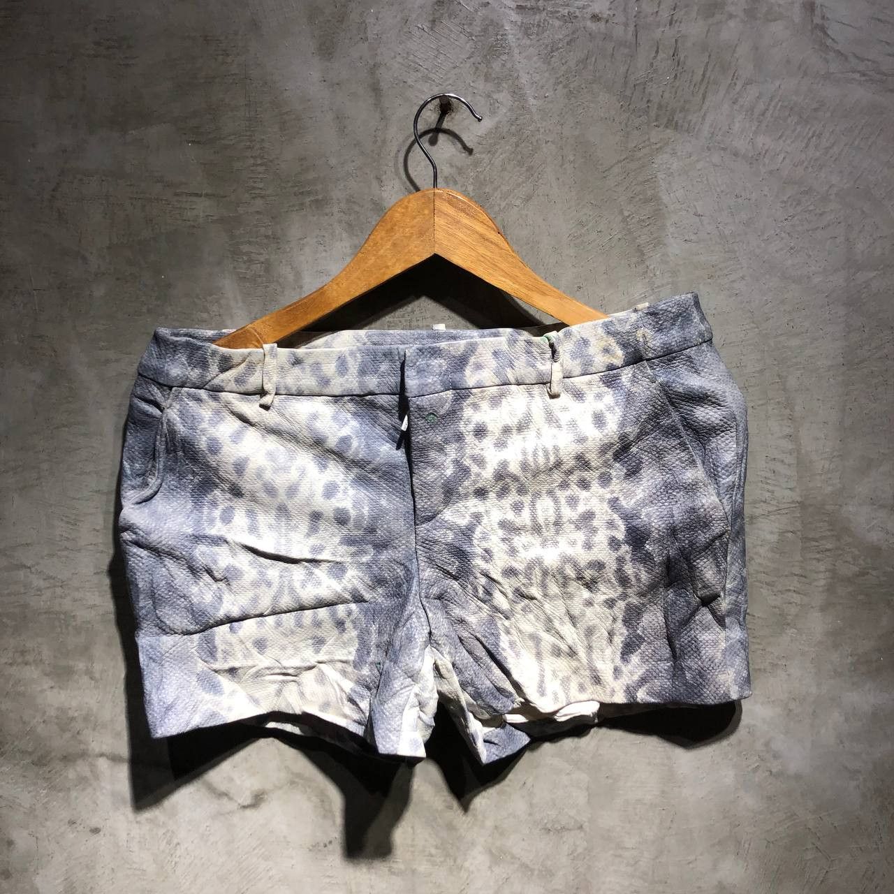 image of Gucci Snakeskin Leather Shorts in White Gray, Women's (Size 30)