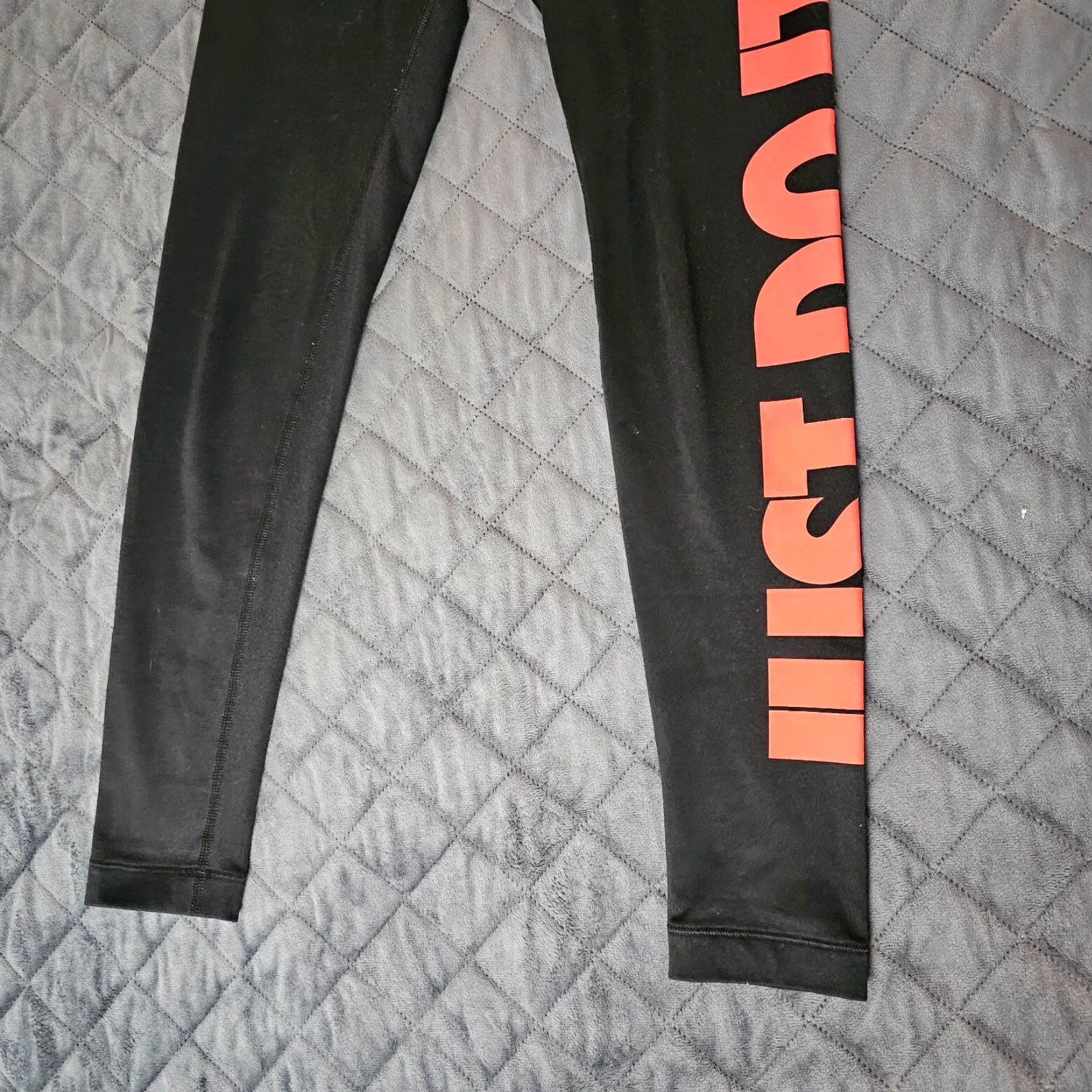 Nike Nike Pro Ankle Leggings XS Black Leopard w/ Pink Letters Training Waist Athletic Size 26" / US 2 / IT 38 - 2 Thumbnail