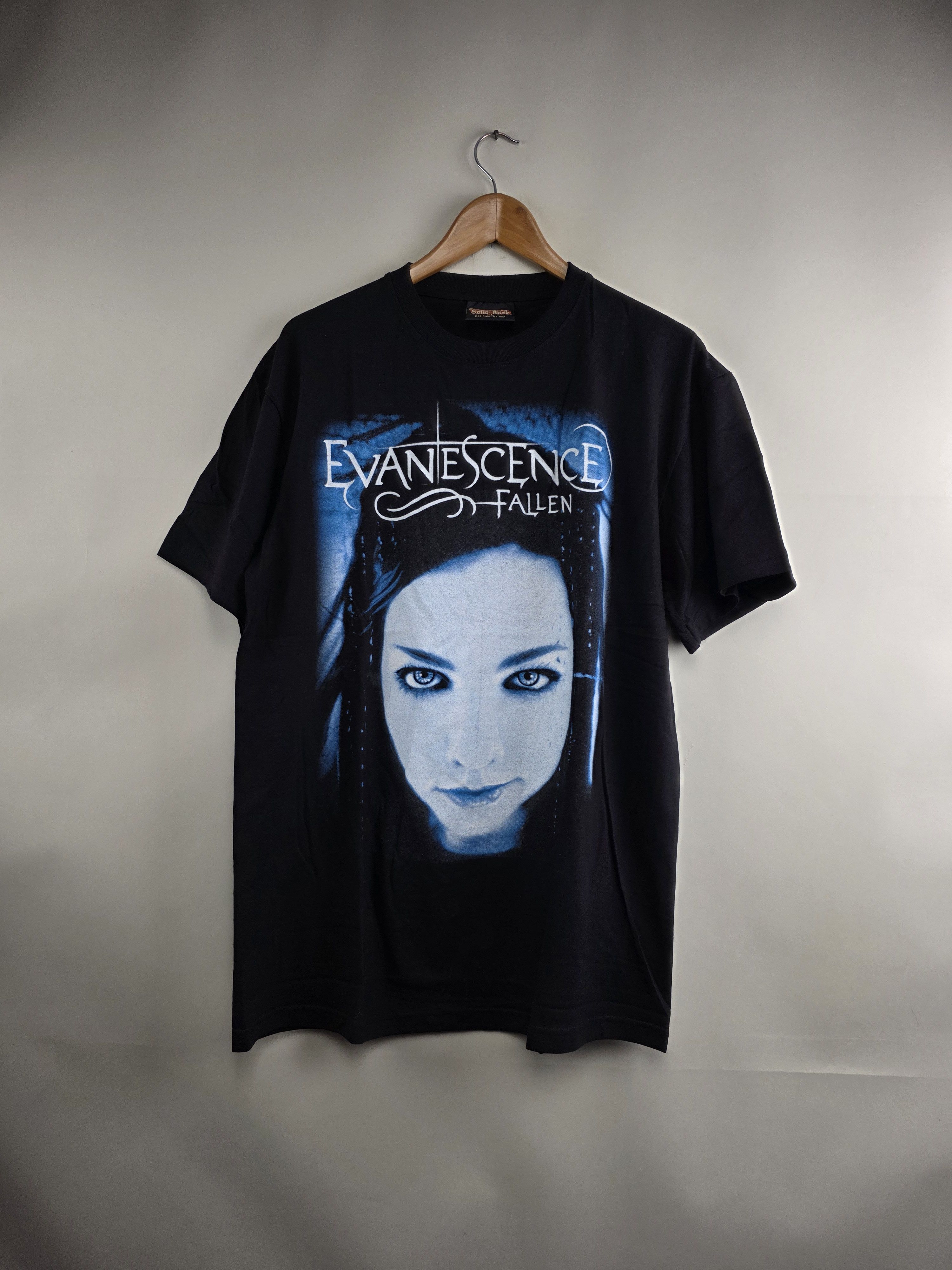 Vintage 2003 Evanescence Fallen vintage band tee Y2K XL 22.5" 30" Size US XL / EU 56 / 4 - 7 Thumbnail