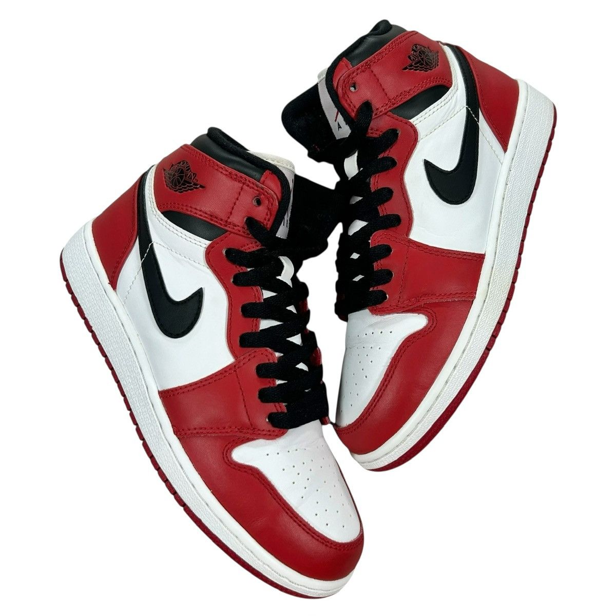 Jordan Brand VTG Air Jordan 1 OG Chicago White Red Black 2013 Sneakers Size US 5 / EU 37 - 1 Thumbnail