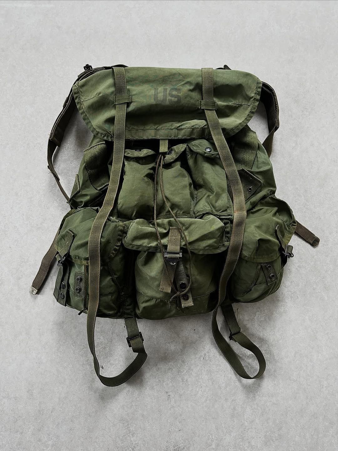 Vintage Vintage U.S. Army Rucksack Backpack Field Pack Size ONE SIZE - 1 Thumbnail