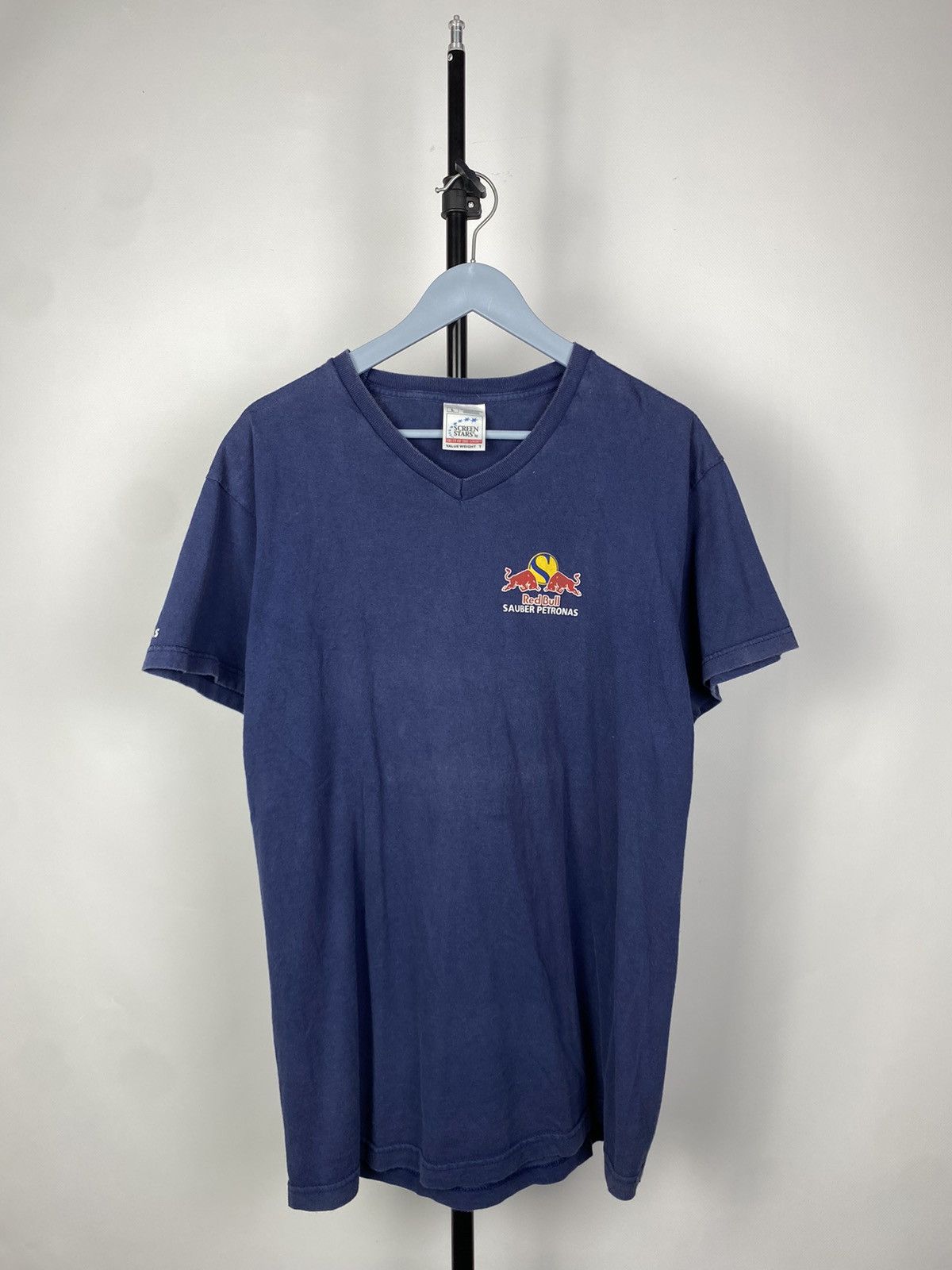Formula 1 × Red Bull Vintage Red Bull Sauber Petronas Racing Formula 1 One TShirt Size US L / EU 52-54 / 3 - 1 Thumbnail