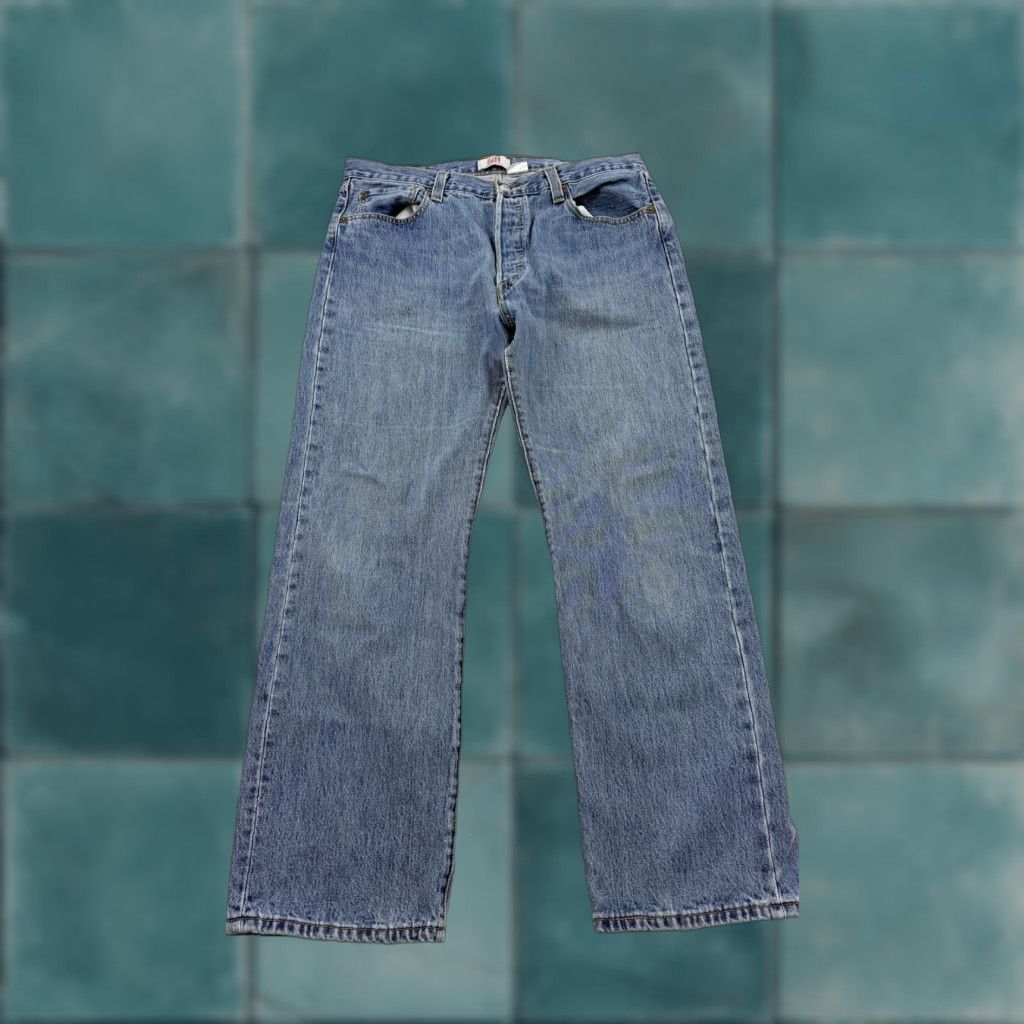 Levi's VINTAGE Levi's 501 Jeans Men Regular 36 Waist 30 Inseam Blue Denim Button Fly Straight Leg Mens Size US 36 / EU 52 - 1 Thumbnail