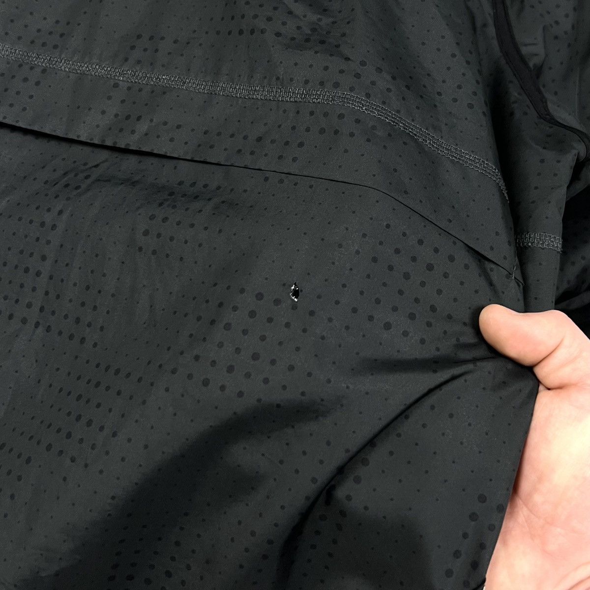 Nike Vintage Nike Black Nylon Y2K Zip Track Jacket Size M Size US M / EU 48-50 / 2 - 16 Thumbnail