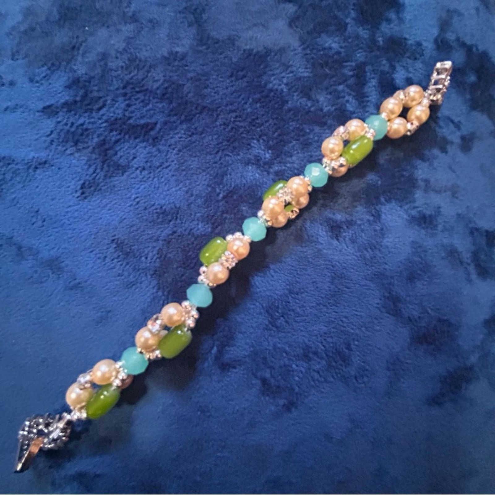 Handmade Handcrafted elegant lime fresh glam twist bracelet Size ONE SIZE - 7 Thumbnail