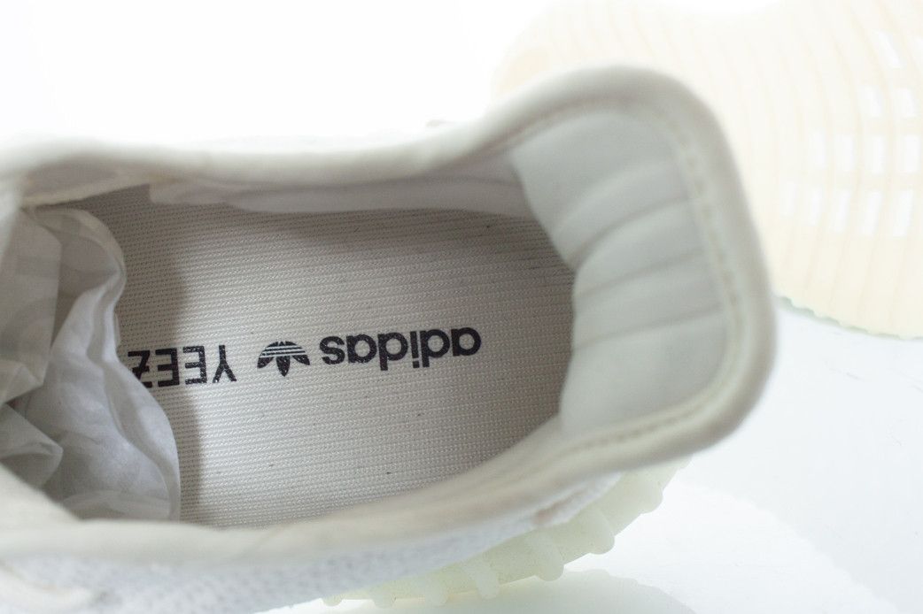 Yeezy Yeezy, Boost 350 v2 triple white Size US 12 / EU 45 - 8 Thumbnail