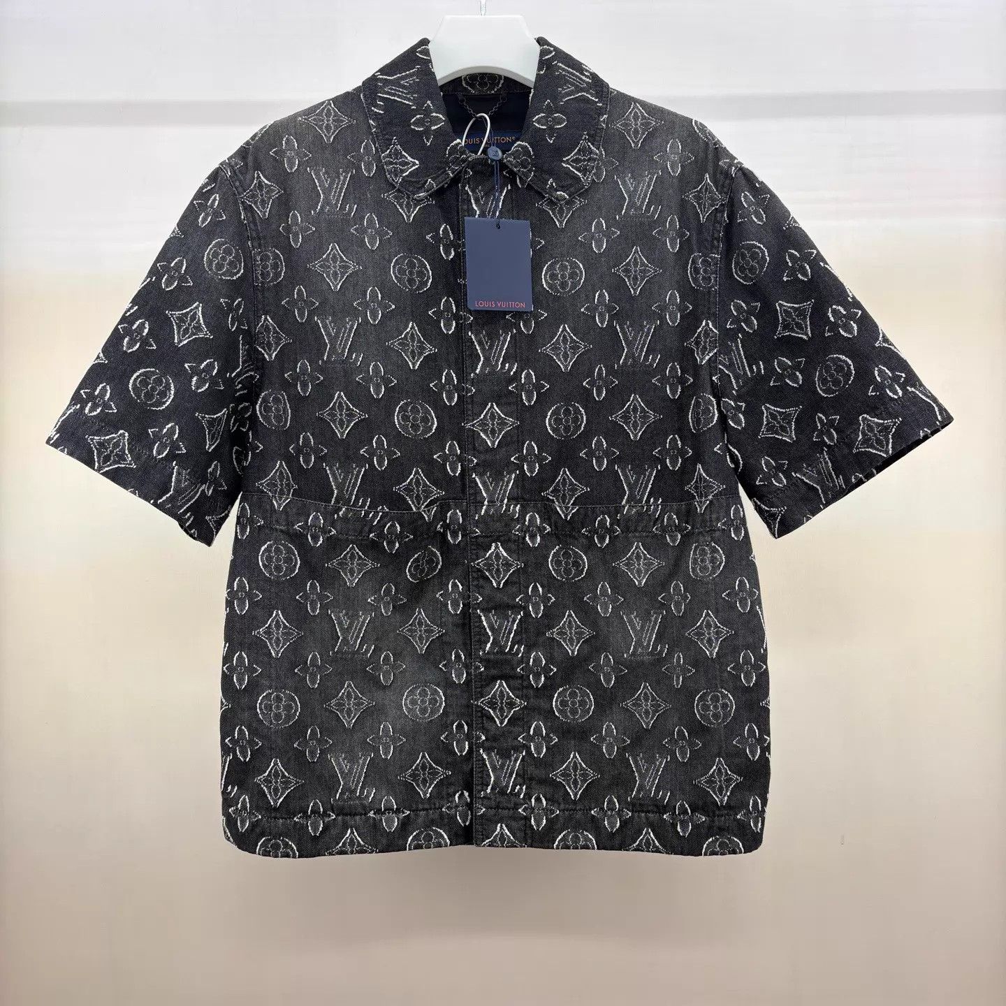 Louis Vuitton lv flocked allover print short tee M new w tags Size US M / EU 48-50 / 2 - 1 Thumbnail