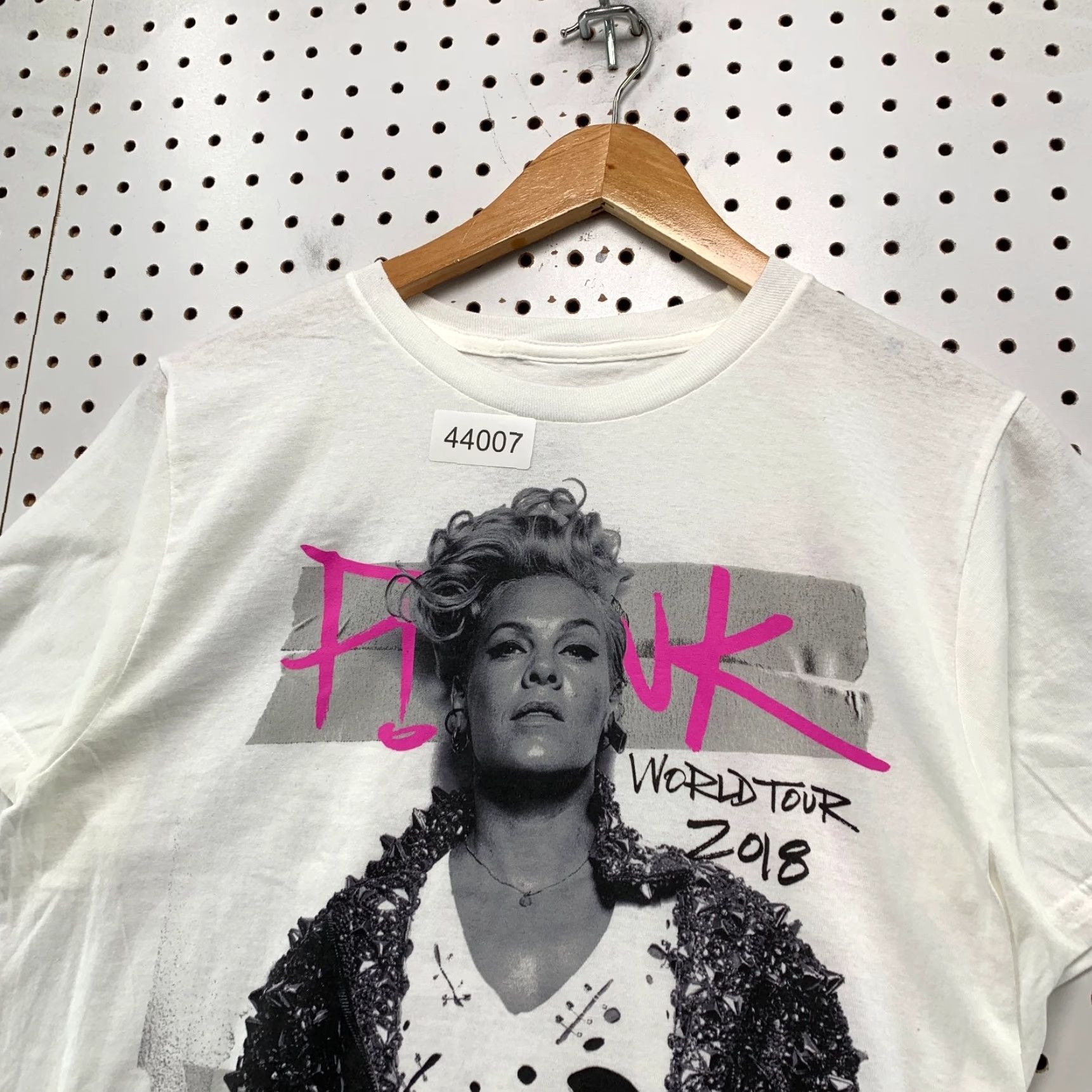 Pinko Pink Shirt Mens Medium White 2018 World Tour Beautiful Trauma Concert Band Music T-Shirt Size US M / EU 48-50 / 2 - 5 Thumbnail