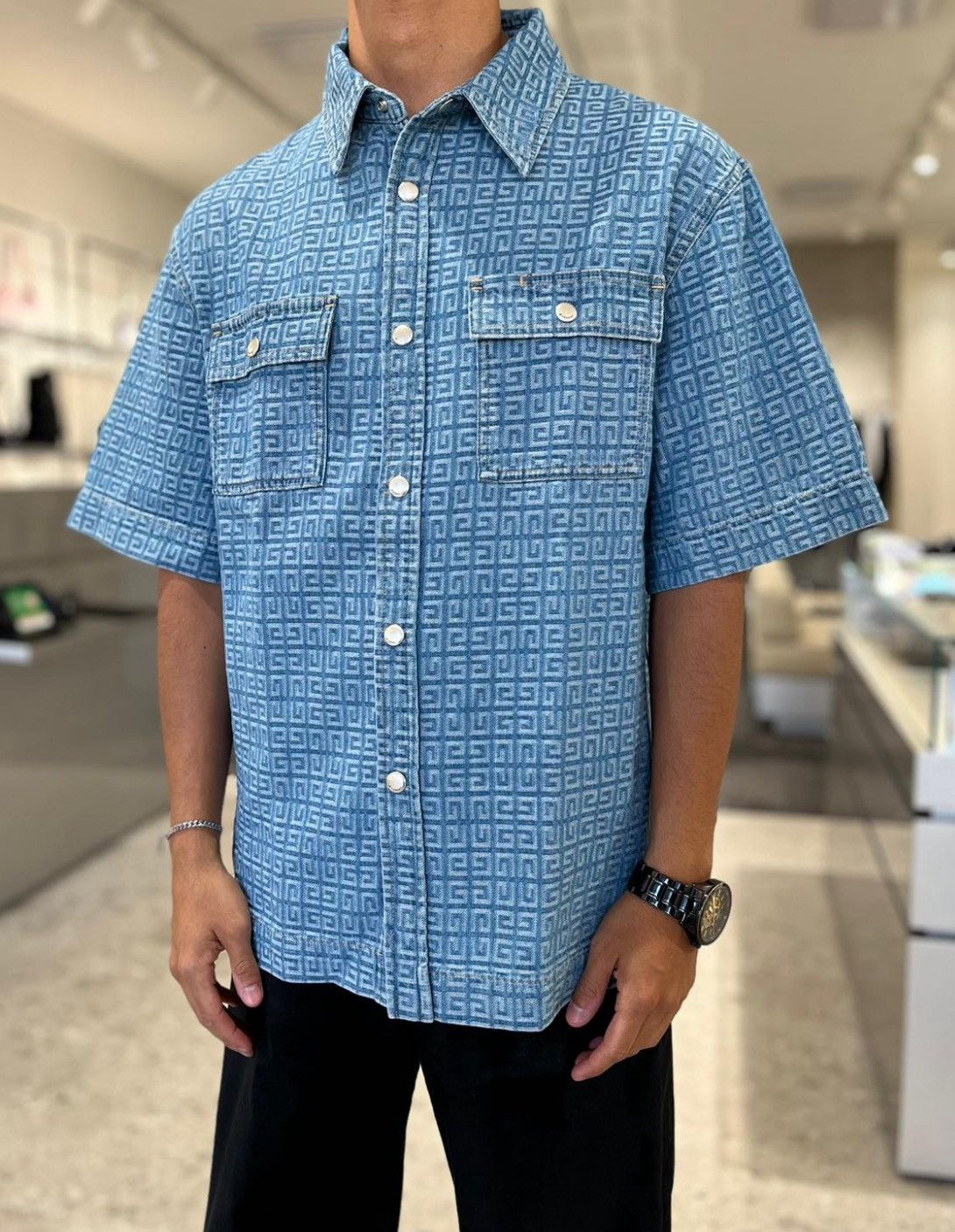 Givenchy BOXY FIT SHIRT IN 4G DENIM Size US XS / EU 42 / 0 - 7 Thumbnail