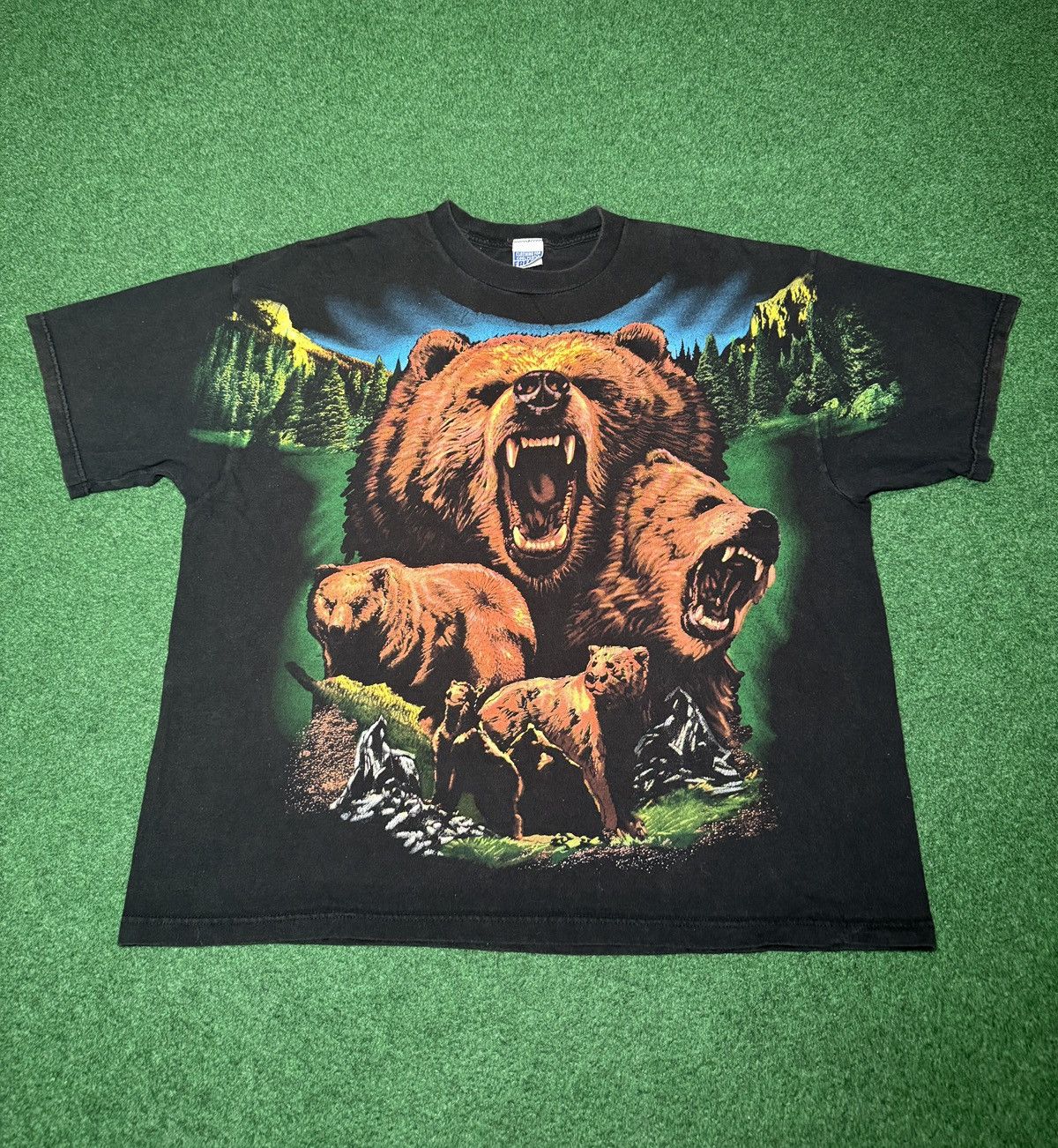 Vintage Vintage Grizzly Bear Brown Bear Aop 90s 25x29 Boxy T Shirt Size US XXL / EU 58 / 5 - 1 Thumbnail