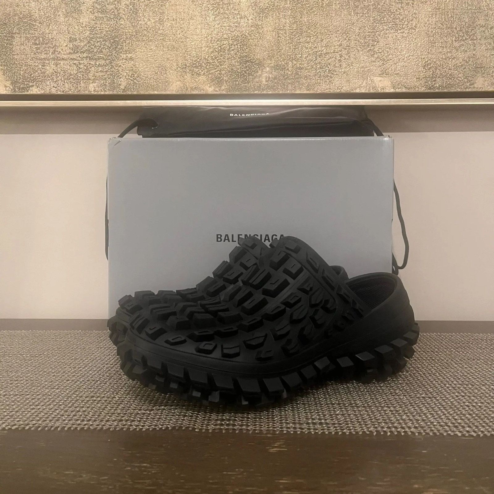 Balenciaga o1rshd1 Defender Clog in Black Size US 13 / EU 46 - 12 Thumbnail
