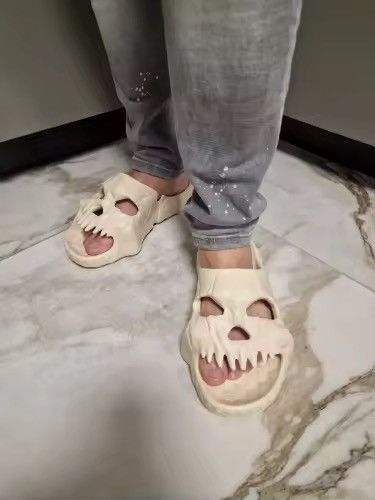 Designer Skull Monster Slippers Size US 9.5 / EU 42-43 - 3 Thumbnail