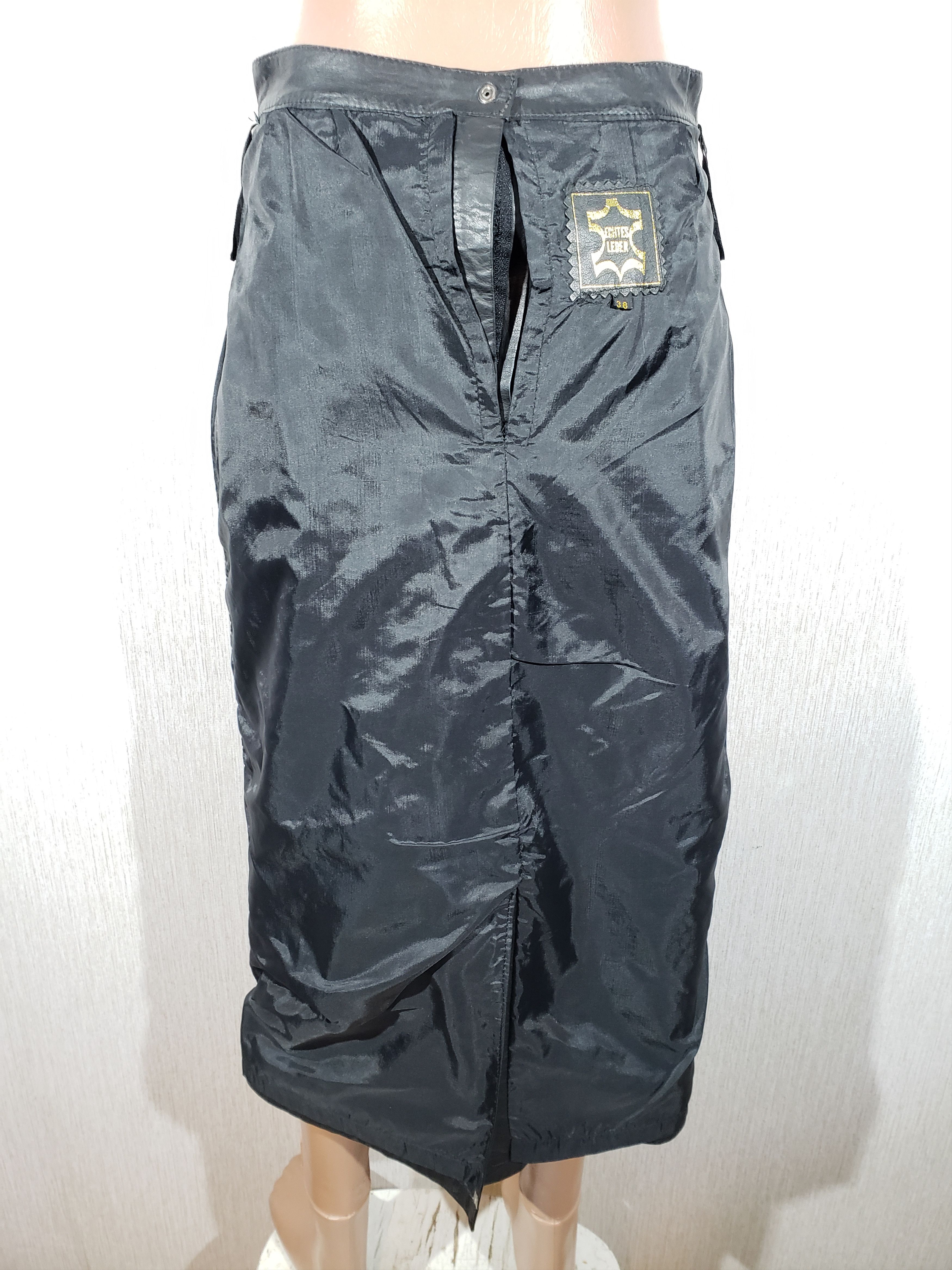 Genuine Leather Reliable black leather skirt. Size 27" / US 4 / IT 40 - 8 Thumbnail