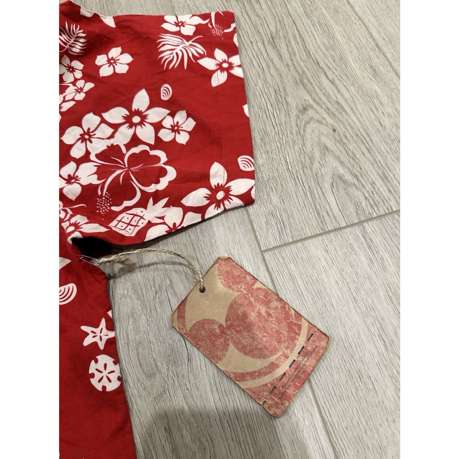 Disney NWT Disney Hawaiian Button Shirt Red Floral Adult Size 2XL Mickey Minnie Beach Size US XXL / EU 58 / 5 - 5 Thumbnail