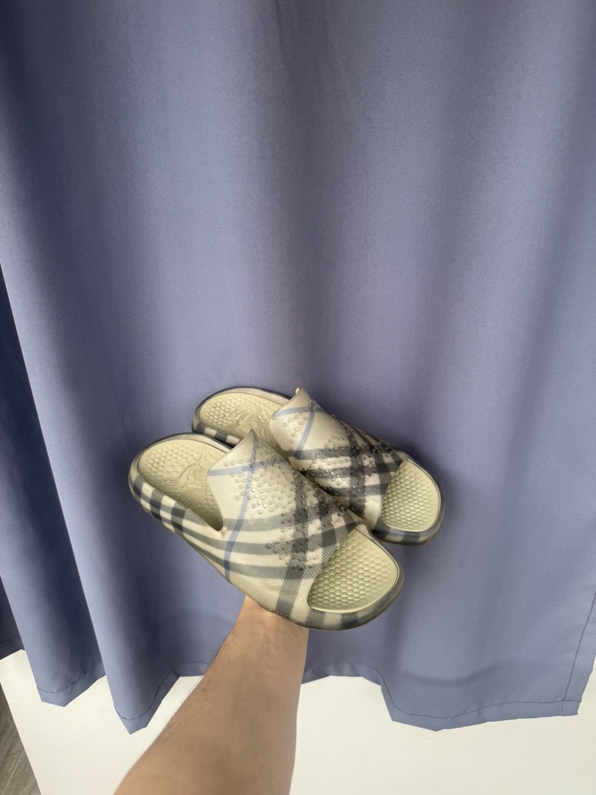Burberry Burberry Stingray Slides Size US 10 / EU 43 - 1 Thumbnail