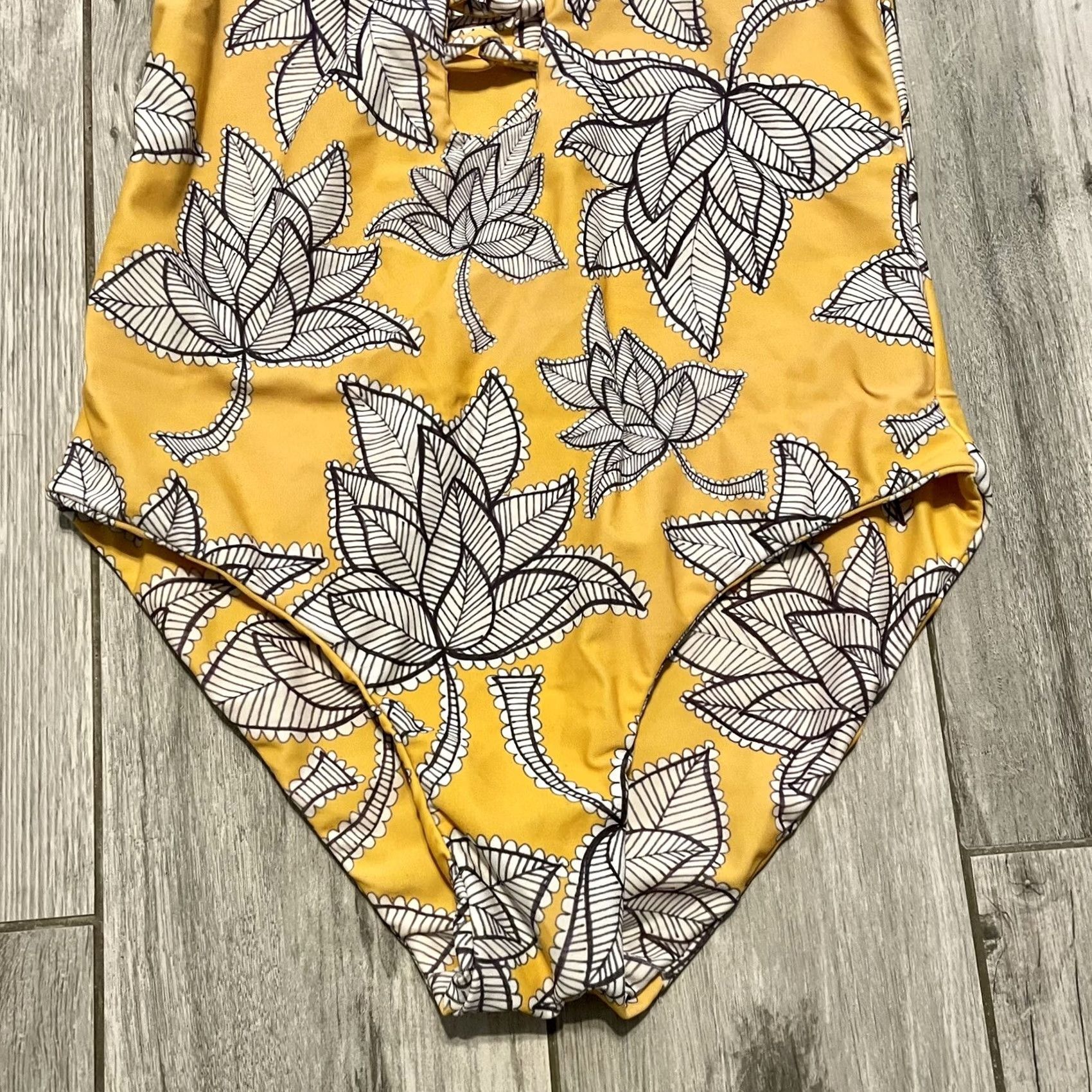 Vintage AILA BLUE Bella Vita Limone Cheeky Swimsuit Yellow Bright Plunge M - Womens Regular Nylon Blend One Piece Size ONE SIZE - 3 Thumbnail