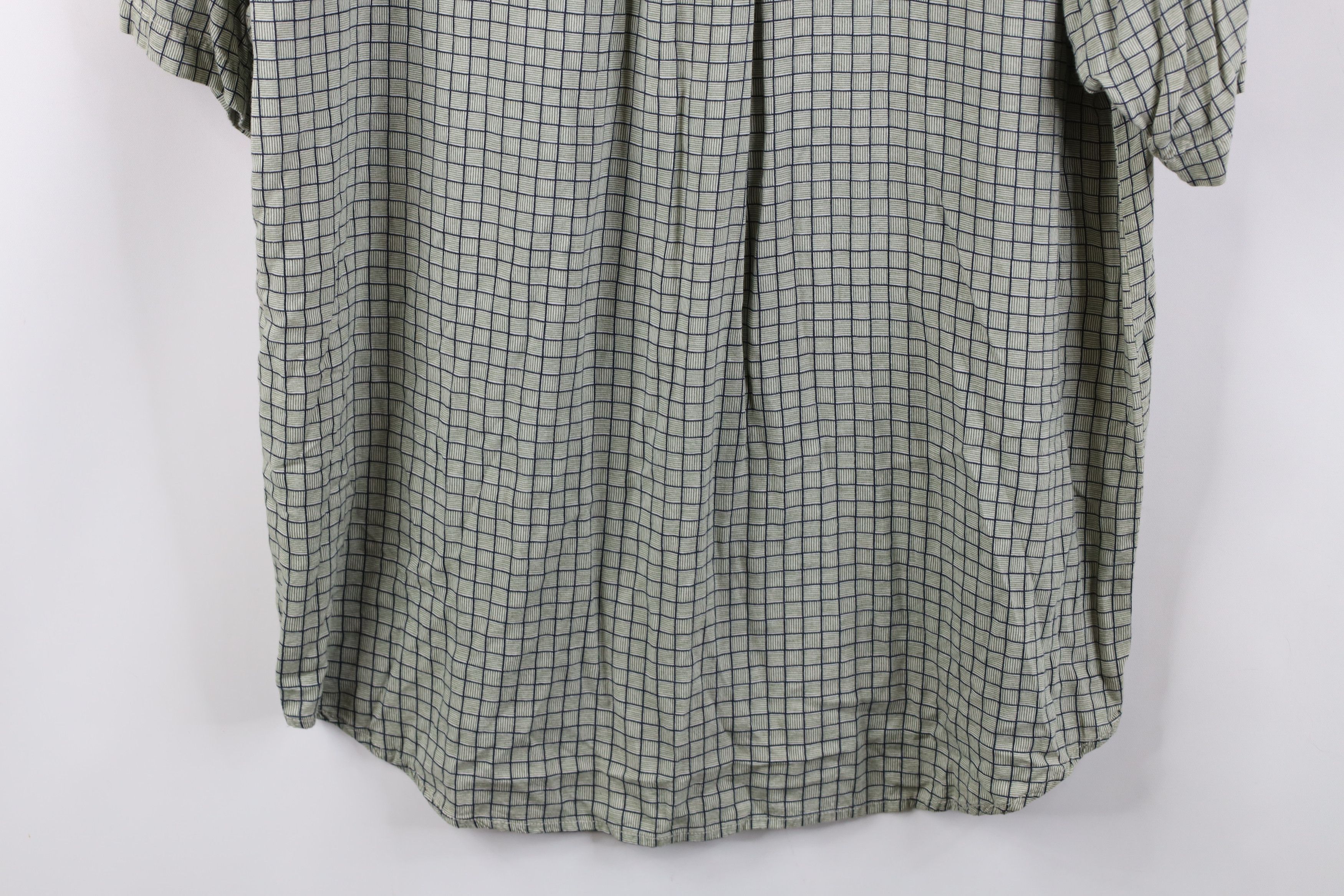 Vintage Vintage 90s Streetwear Gabardine Short Sleeve Button Shirt Size US L / EU 52-54 / 3 - 12 Thumbnail
