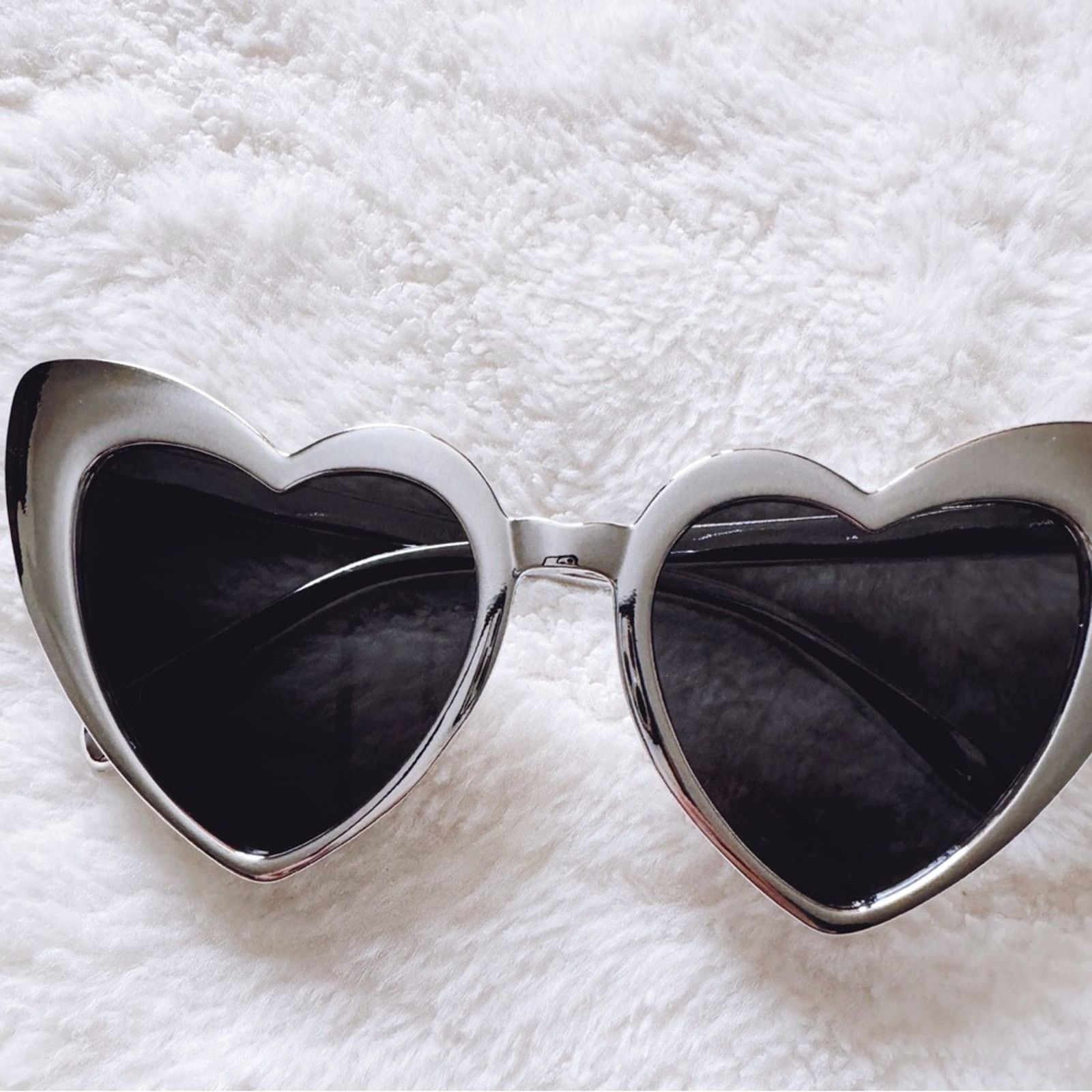 Other Addison Silver Heart-Shaped Sunglasses Size ONE SIZE - 2 Thumbnail