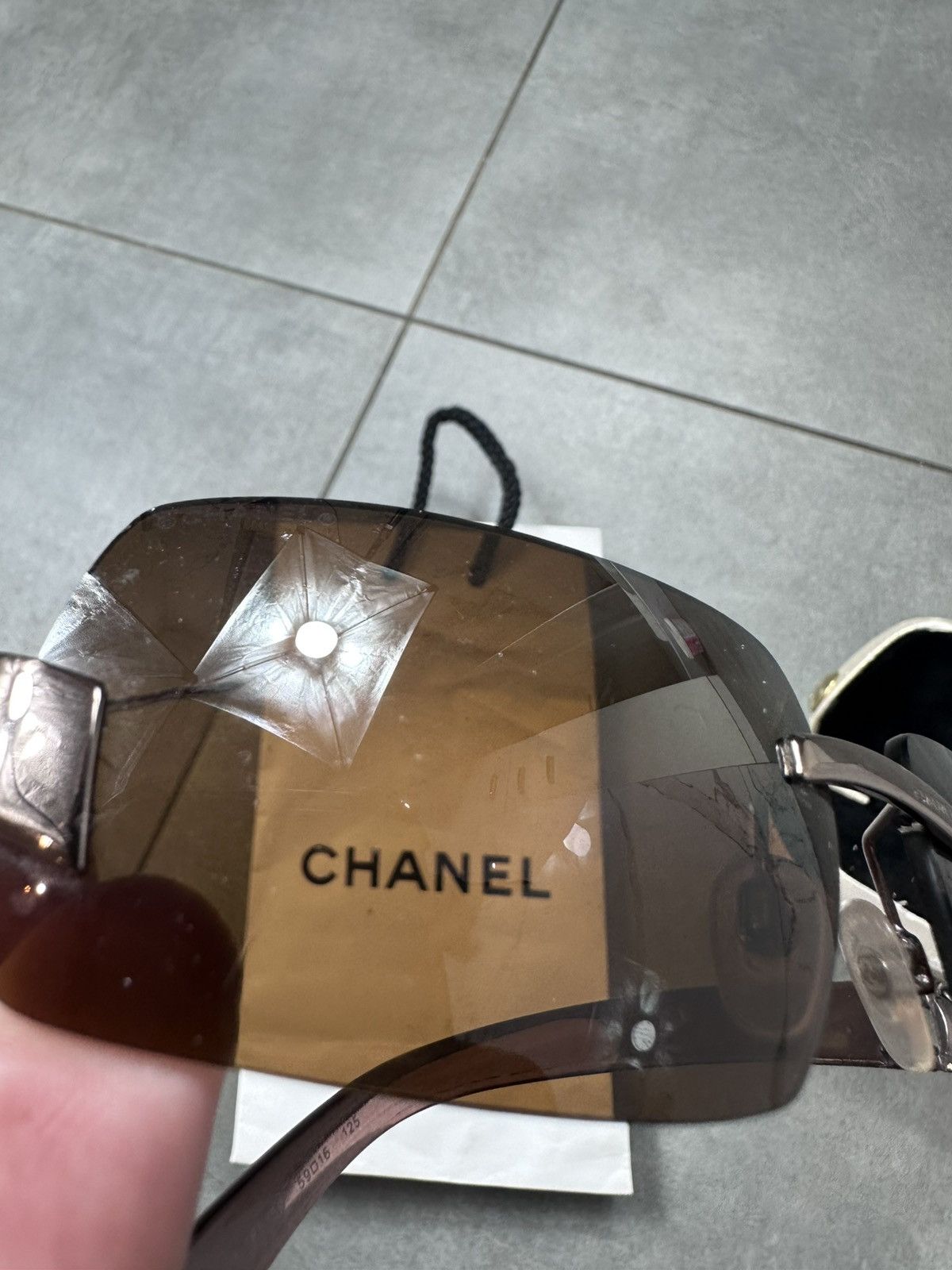 Chanel CHANEL Sunglasses Rimless Rhinestone Shields CC Logo 4048 Size ONE SIZE - 6 Thumbnail