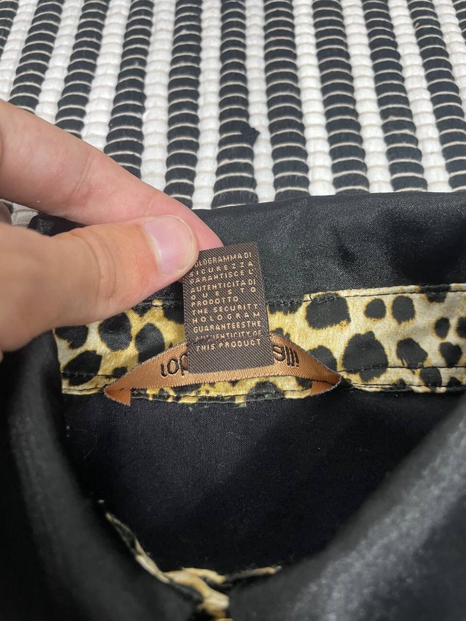Roberto Cavalli Vintage Roberto Cavalli Button Up Shirt Big Logo Leopard Y2K Size L / US 10 / IT 46 - 11 Thumbnail