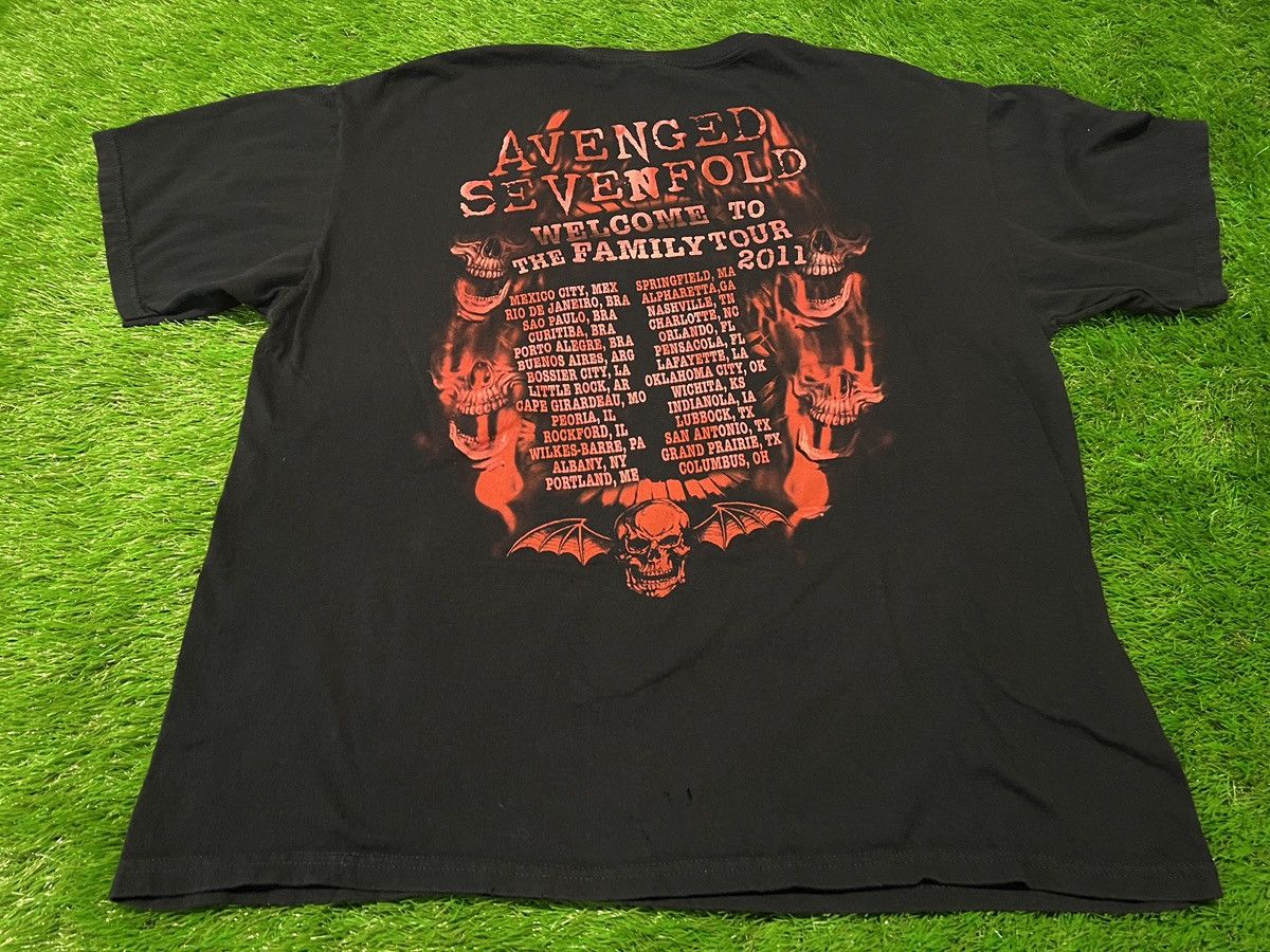 Anvil × Band Tees × Vintage VTG 2011 AVENGED SEVENFOLD WELCOME TO THE FAMILY TOUR DATE Size US XL / EU 56 / 4 - 4 Thumbnail
