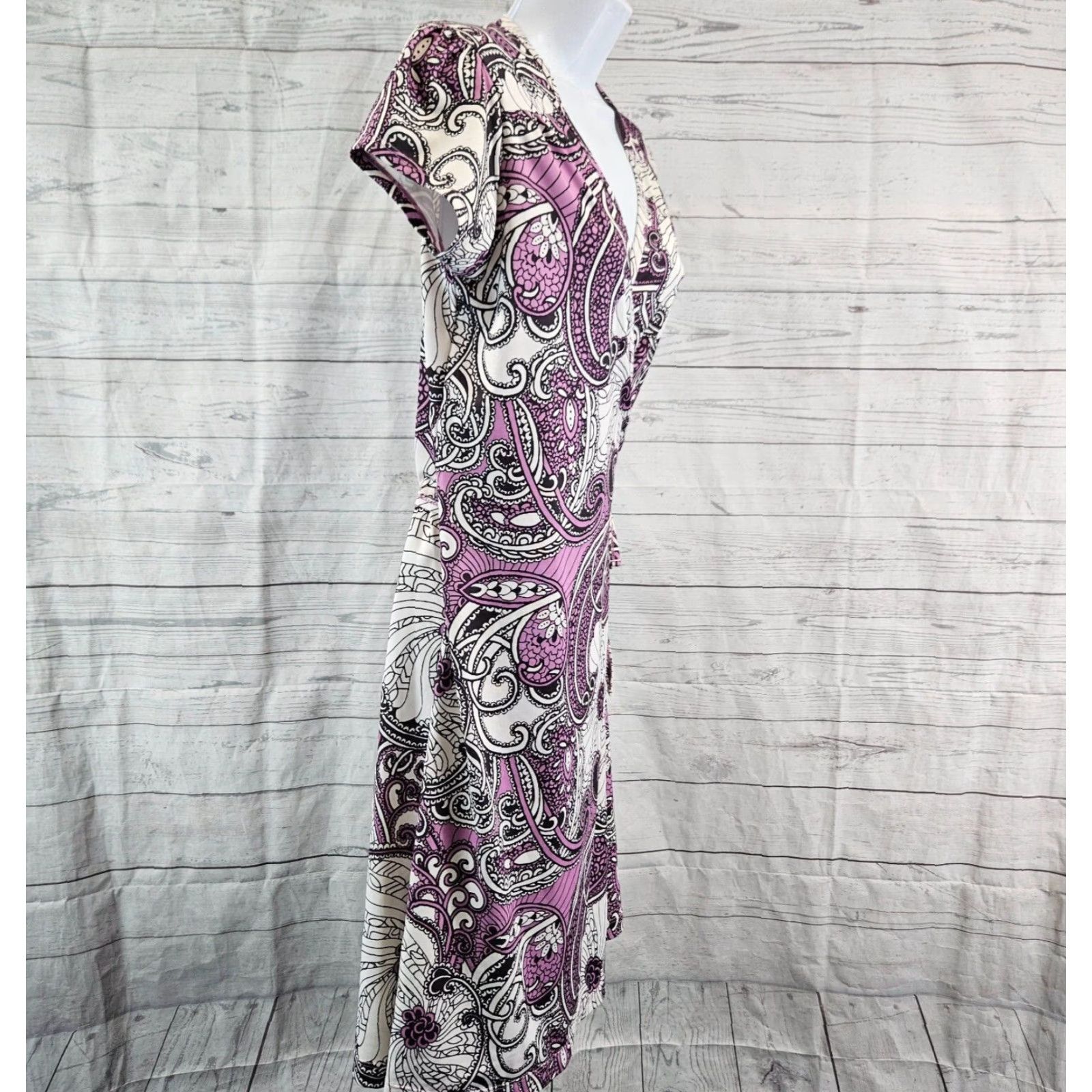 Athleta Athleta Womens Wrap Dress Sz Small Purple White Paisley Short Sleeve Size 28" / US 6 / IT 42 - 3 Thumbnail