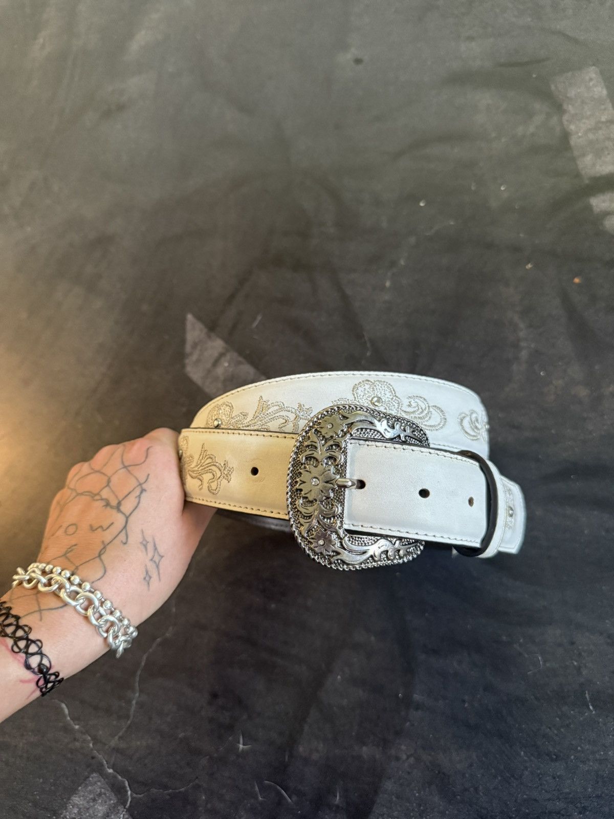 Other Shyanne White & Silver Concho Rhinestone belt Size 46 - 7 Thumbnail