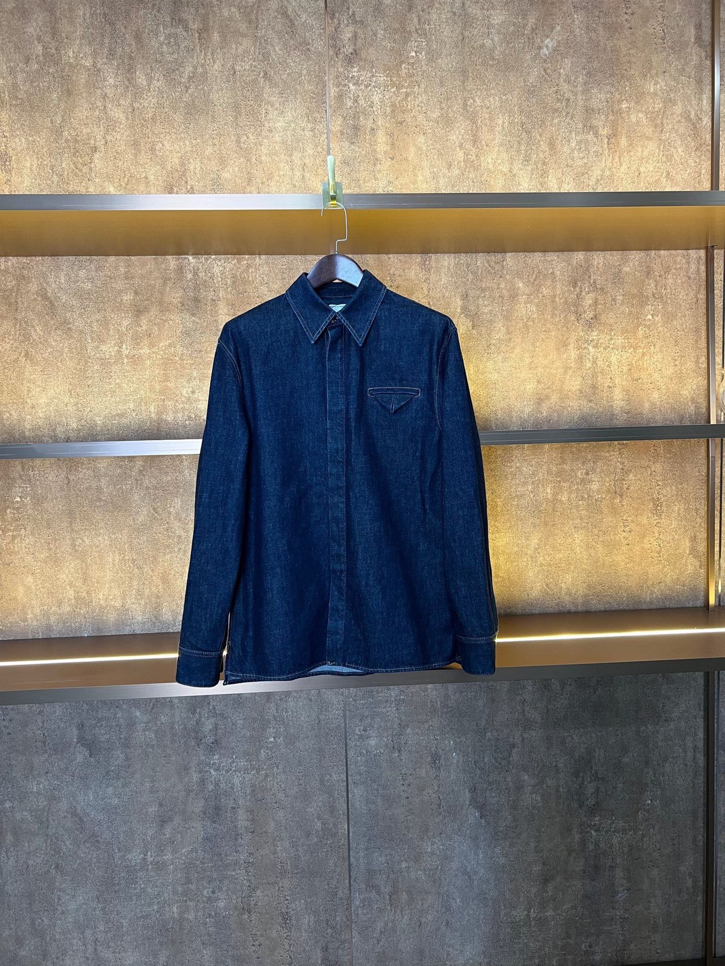 Bottega Veneta Bottega Veneta Triangle Logo Denim Shirt Size US S / EU 44-46 / 1 - 1 Thumbnail