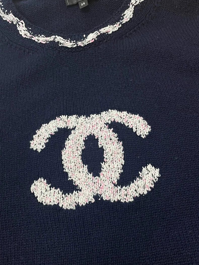 Chanel chanel Blue double C cashmere sweater Size XS / US 0-2 / IT 36-38 - 2 Thumbnail