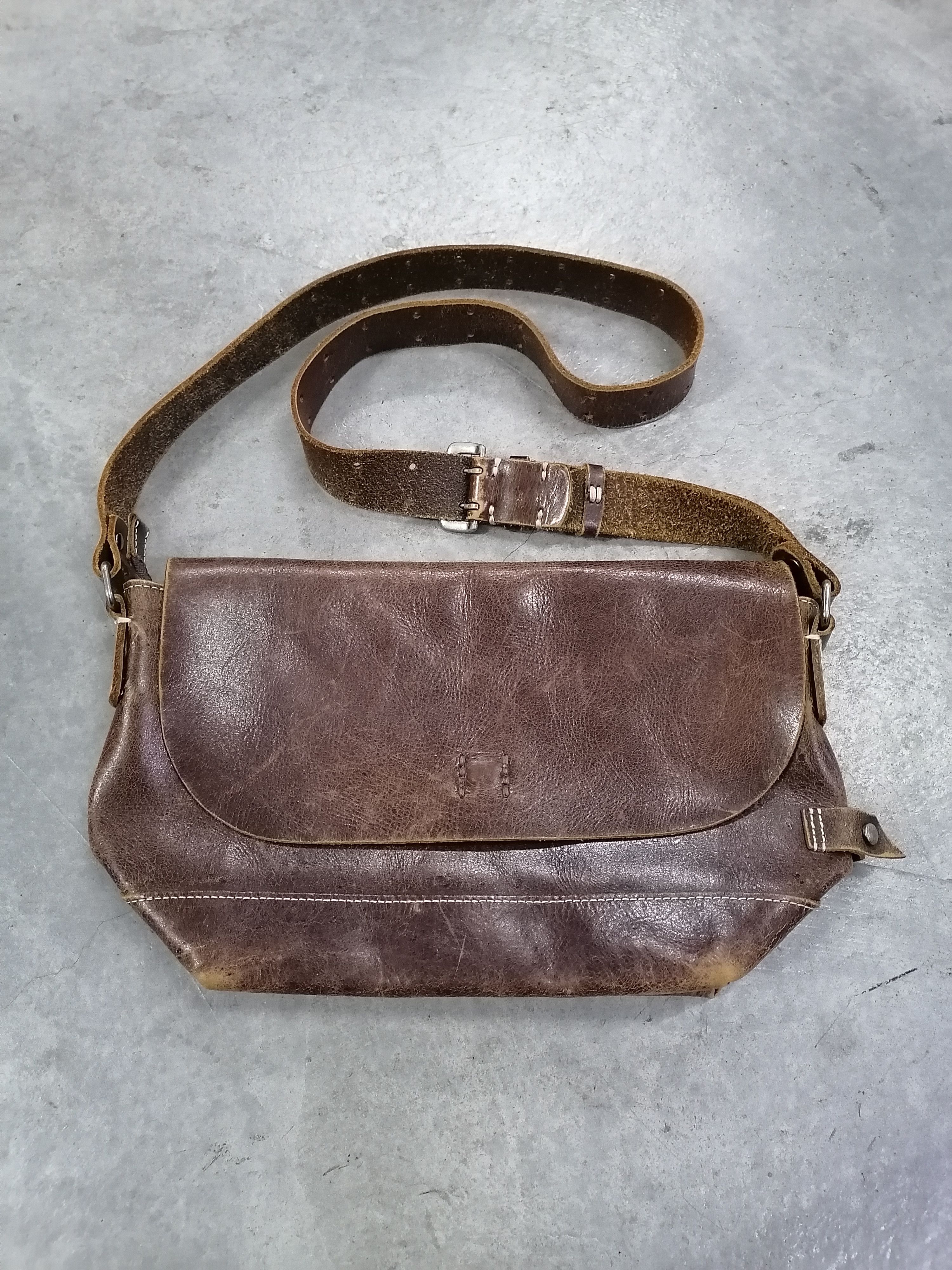 Japanese Brand H 1203 Mano Fece Japan Patina Leather Sling / Crossbody Bag Size ONE SIZE - 10 Thumbnail
