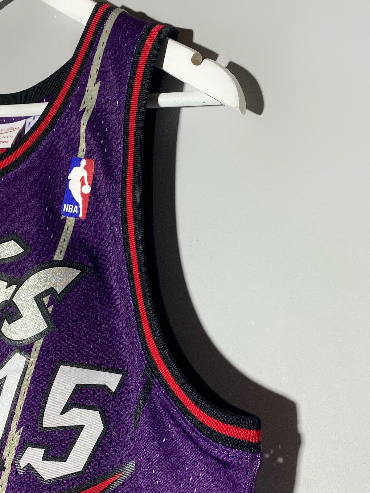 Mitchell & Ness Mitchell & Ness Vince Carter 1998 Toronto Raptors Jersey Size US L / EU 52-54 / 3 - 6 Thumbnail