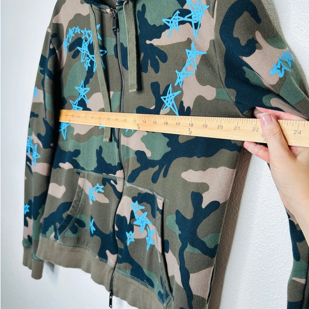 Valentino Valentino Army Green Camo Print Blue Stars Front Zip Hoodie Size US S / EU 44-46 / 1 - 11 Thumbnail