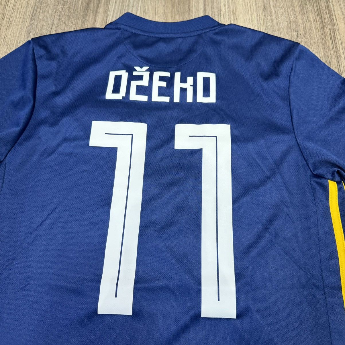 Adidas Bosnia And Herzegovina 17/18 home shirt #11 Dzeko Size US S / EU 44-46 / 1 - 4 Thumbnail
