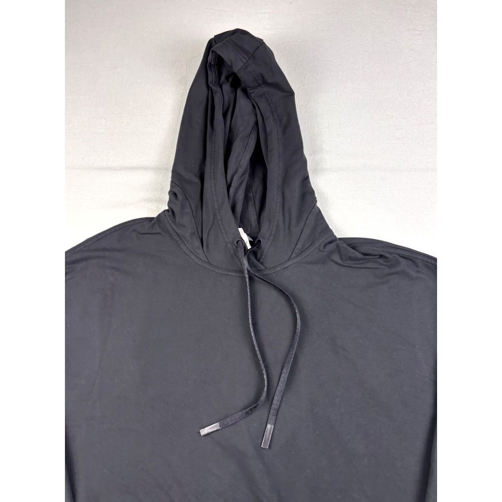 Lululemon LULULEMON Sweatshirt Women’s 10 Black Twisted & Tucked Pullover Hoodie Open Back Sweatshirt Open Back Size L / US 10 / IT 46 - 2 Thumbnail