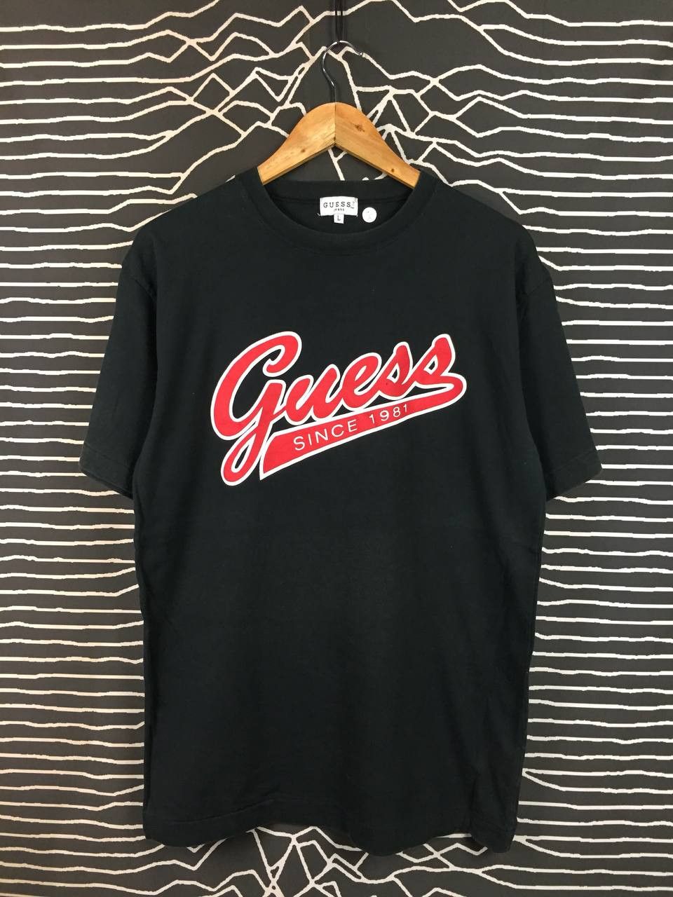 Guess Vtg Guess Jeans Classic Script Logo Streetwear Tee Size US M / EU 48-50 / 2 - 1 Thumbnail