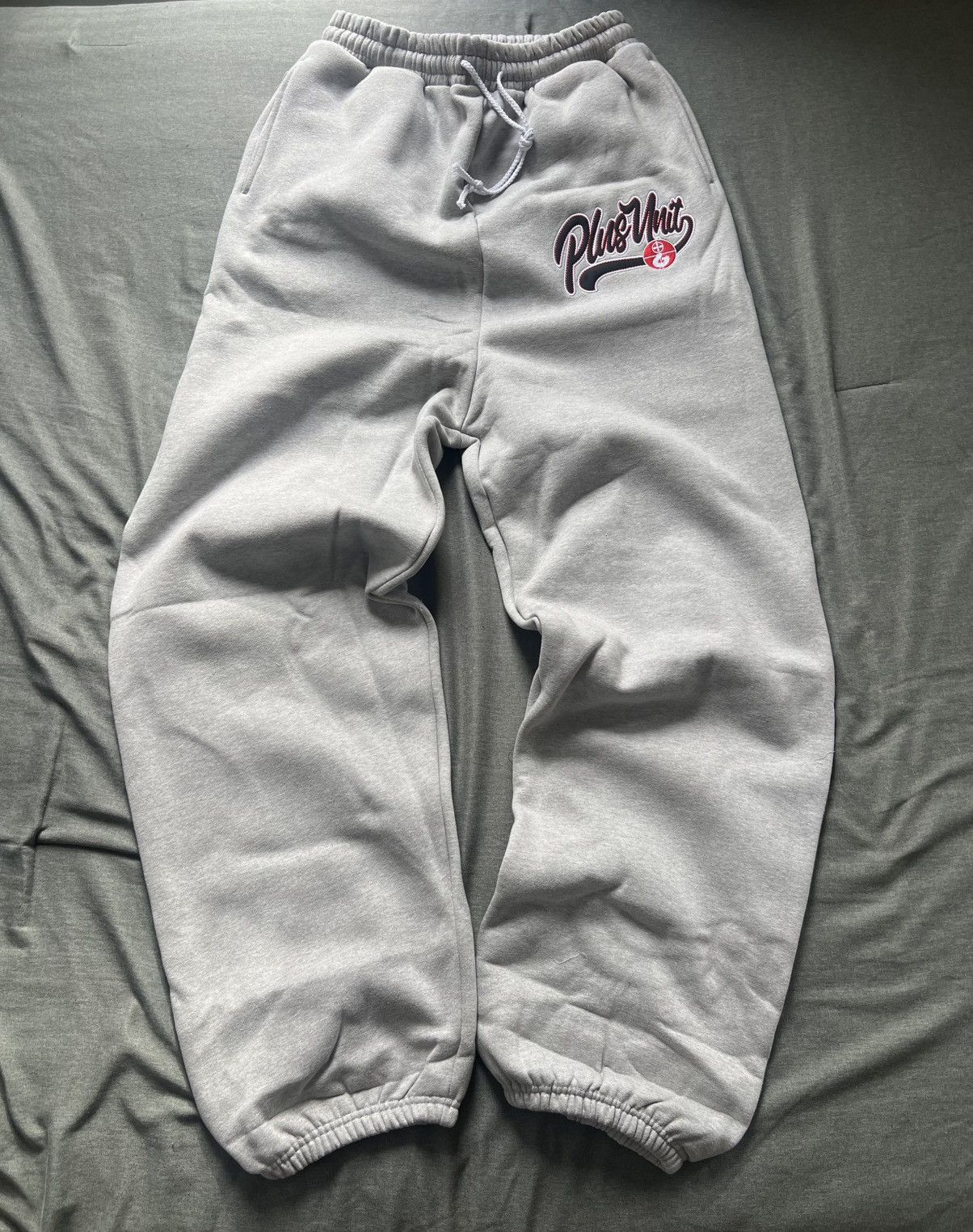 Greedy Unit Greedy Unit Plus One Grey Target Sweatpants Size Medium Size US 32 / EU 48 - 1 Thumbnail